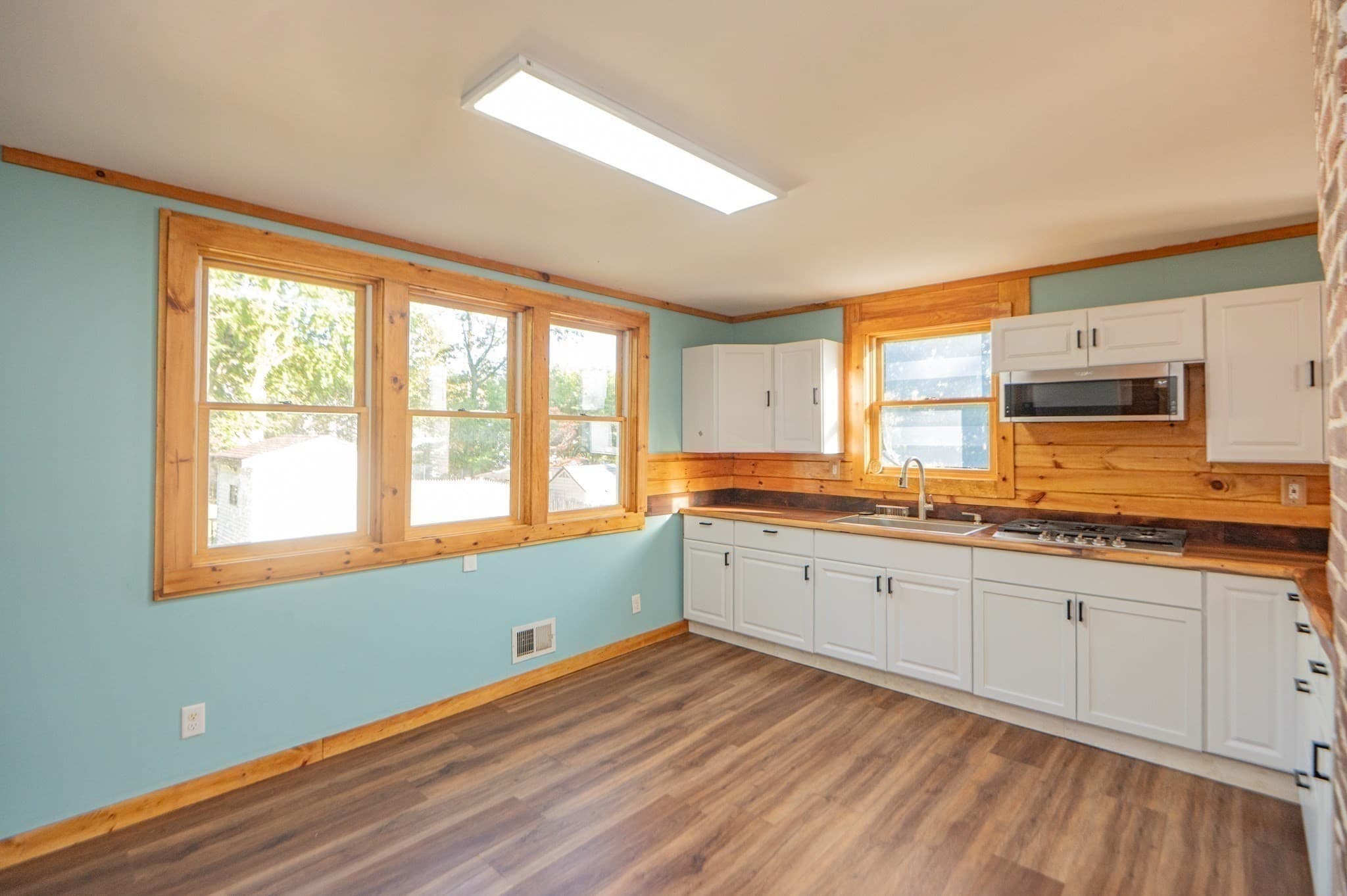 Single Family Residence at 19 Lynn St, Peabody MA 01960, Peabody, photo 6 of 25