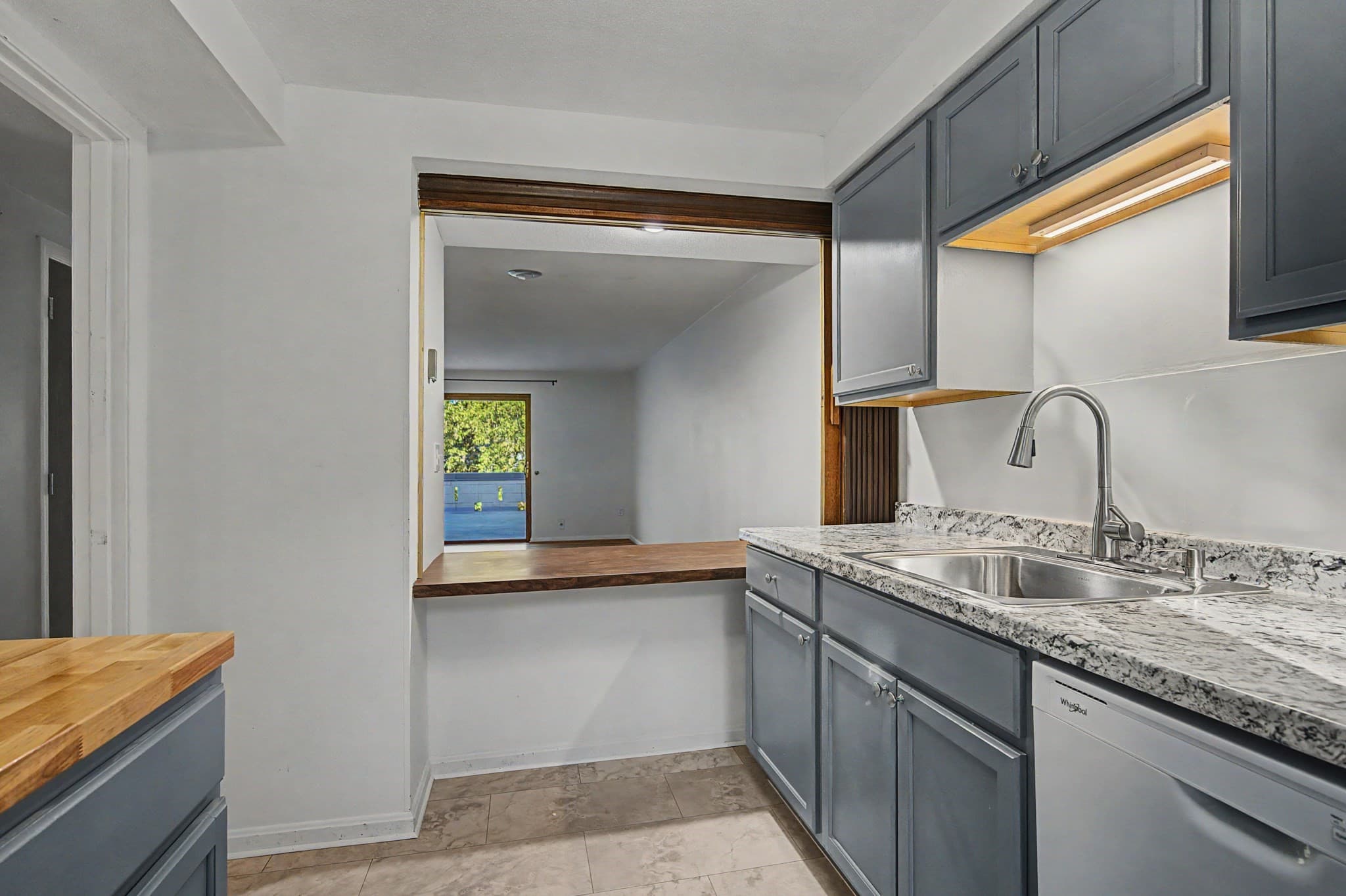 Condominium at 16 Bedford Ct # 16, Amherst MA 01002, Amherst, photo 7 of 39