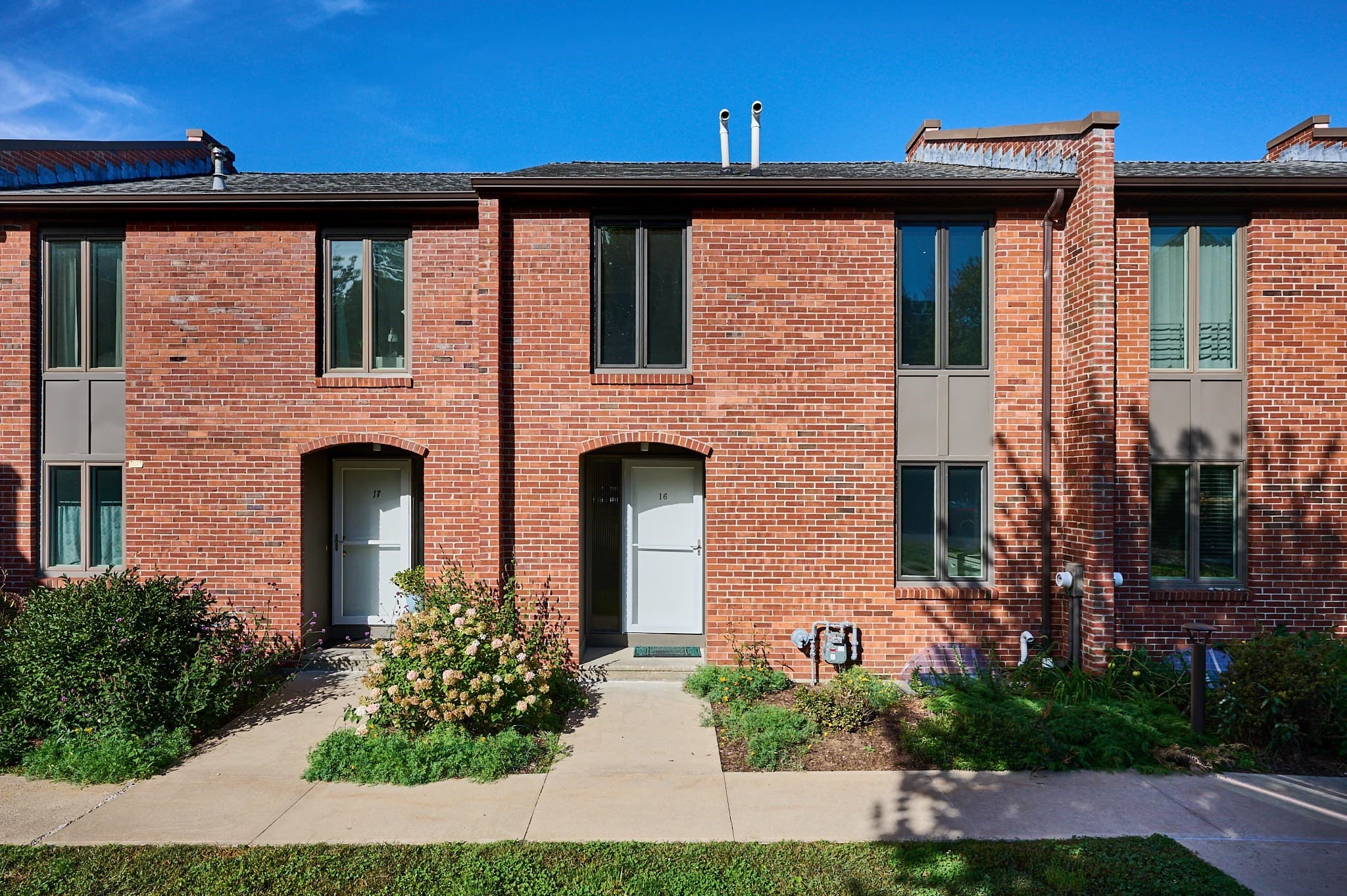Condominium at 16 Bedford Ct # 16, Amherst MA 01002, Amherst, photo 3 of 39