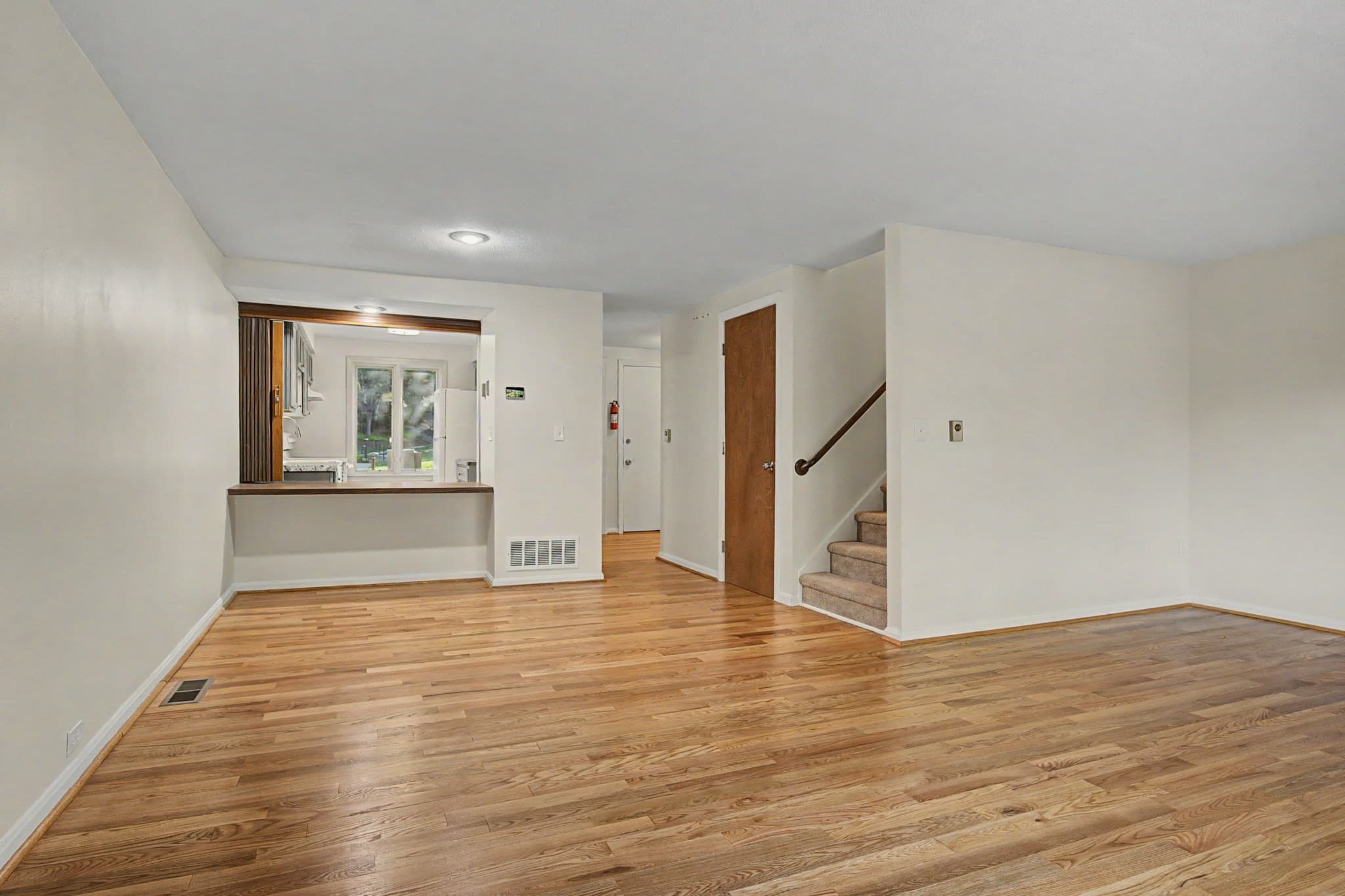 Condominium at 16 Bedford Ct # 16, Amherst MA 01002, Amherst, photo 9 of 39