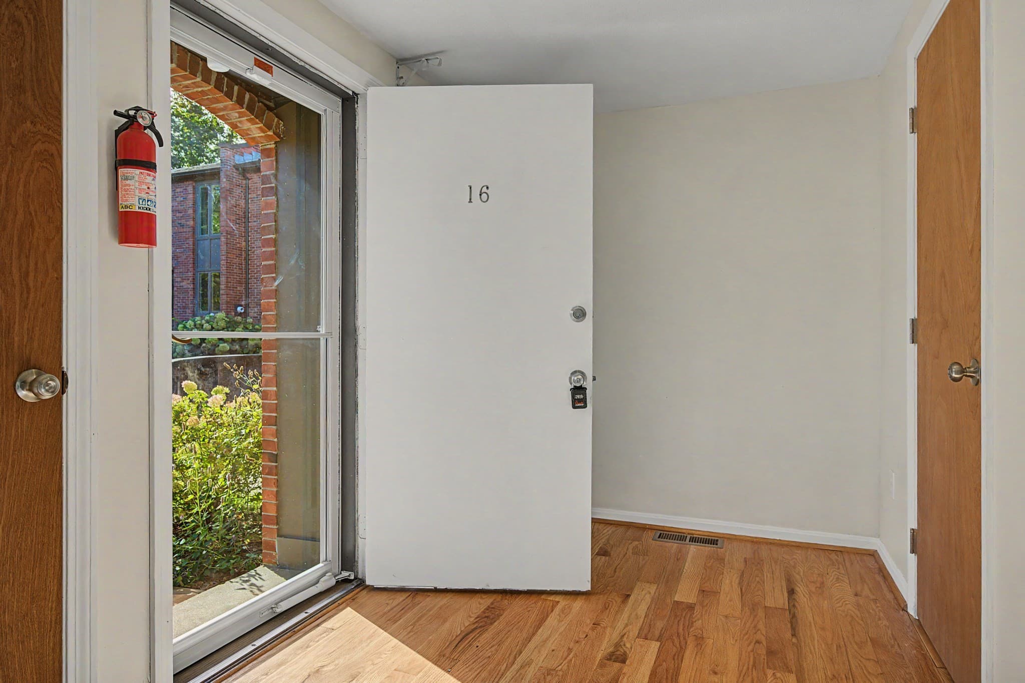 Condominium at 16 Bedford Ct # 16, Amherst MA 01002, Amherst, photo 4 of 39