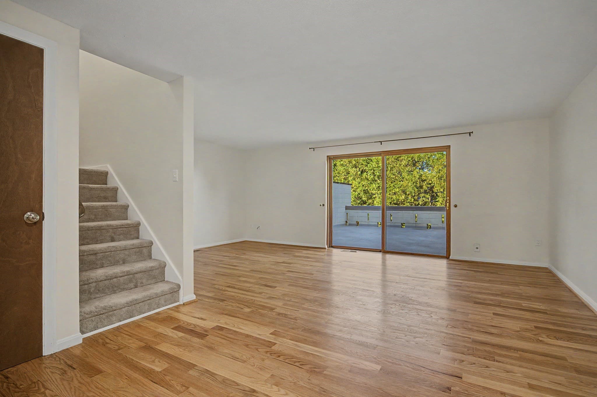 Condominium at 16 Bedford Ct # 16, Amherst MA 01002, Amherst, photo 8 of 39