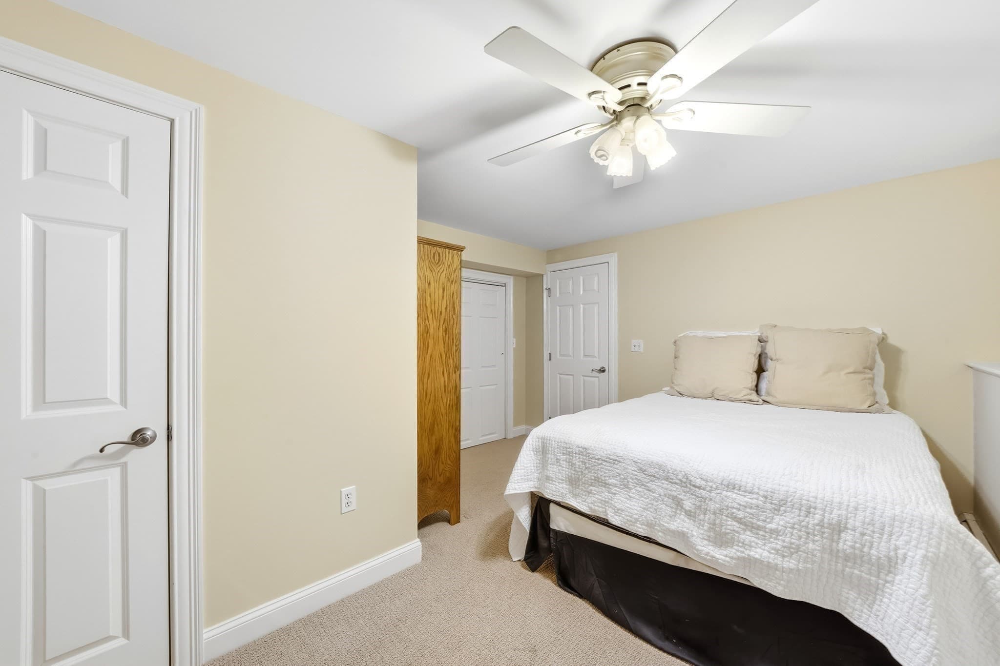 Single Family Residence at 5 Sherwood Rd, Windham NH 03087, Windham, photo 38 of 42