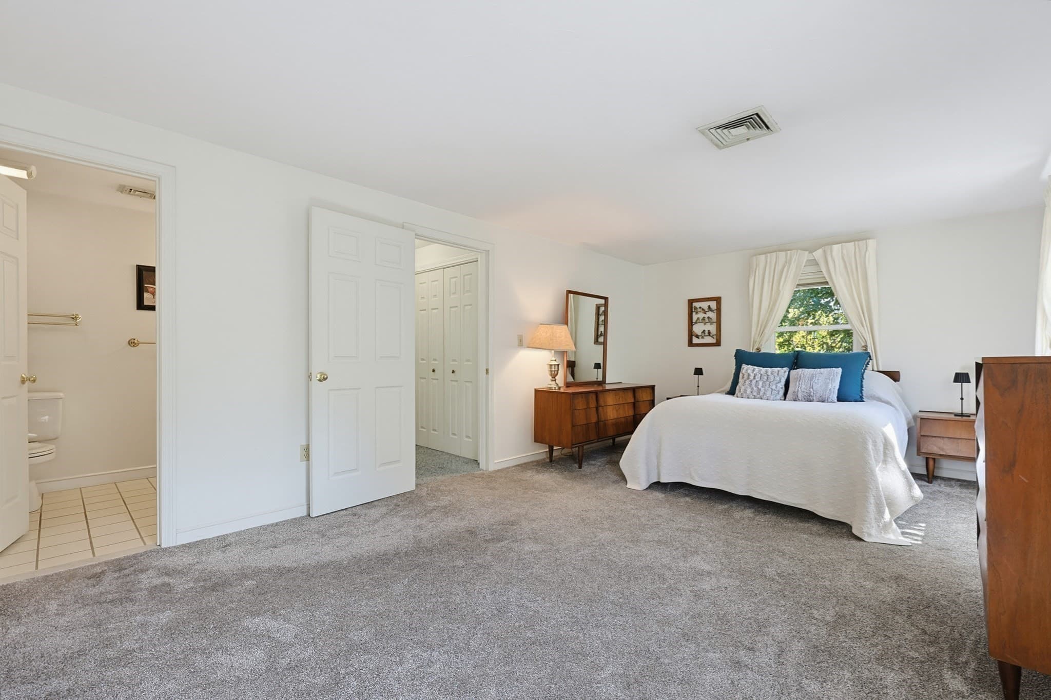 Condominium at 47 Rose Ct # 47, Norwood MA 02062, Norwood, photo 16 of 33