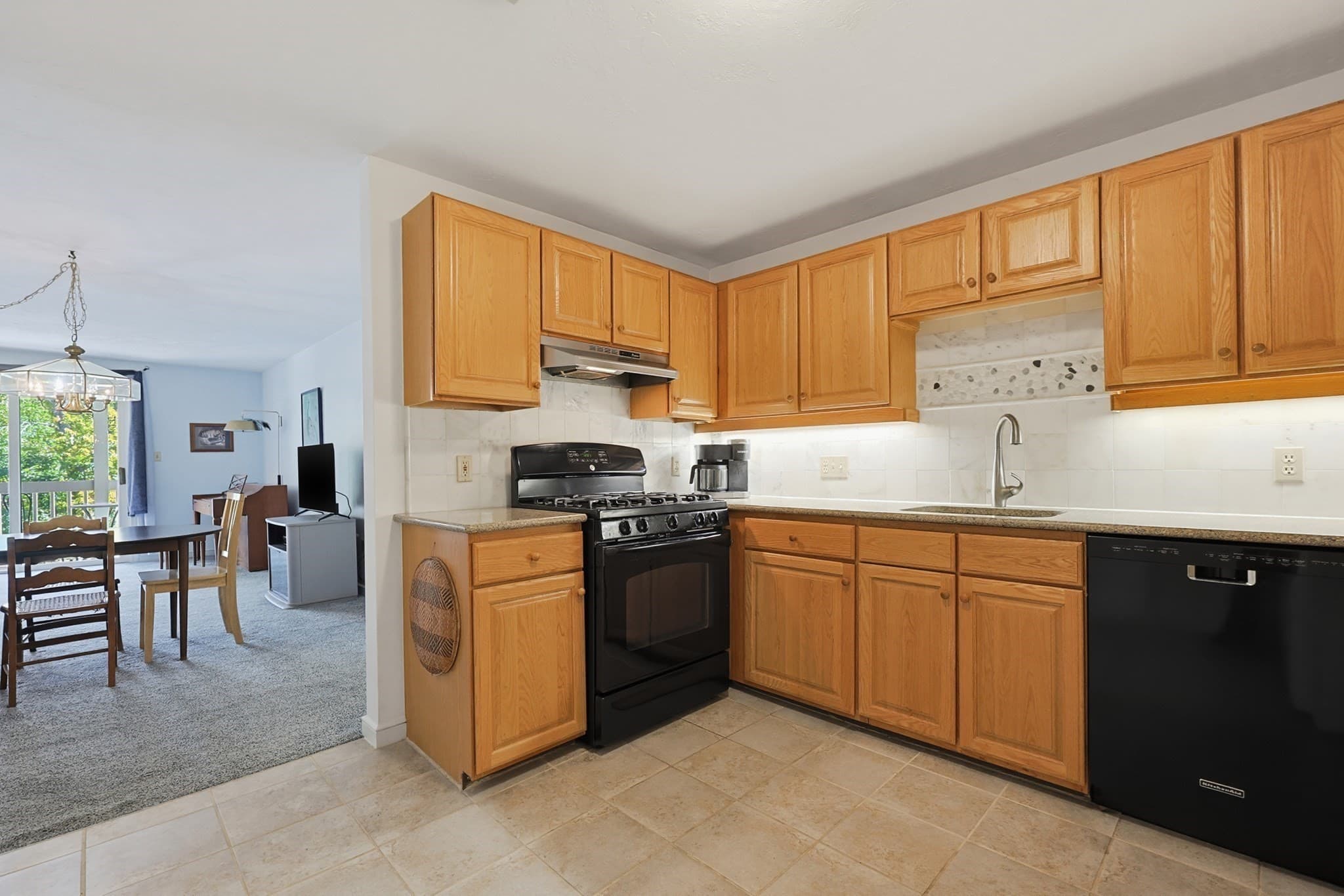 Condominium at 47 Rose Ct # 47, Norwood MA 02062, Norwood, photo 9 of 33
