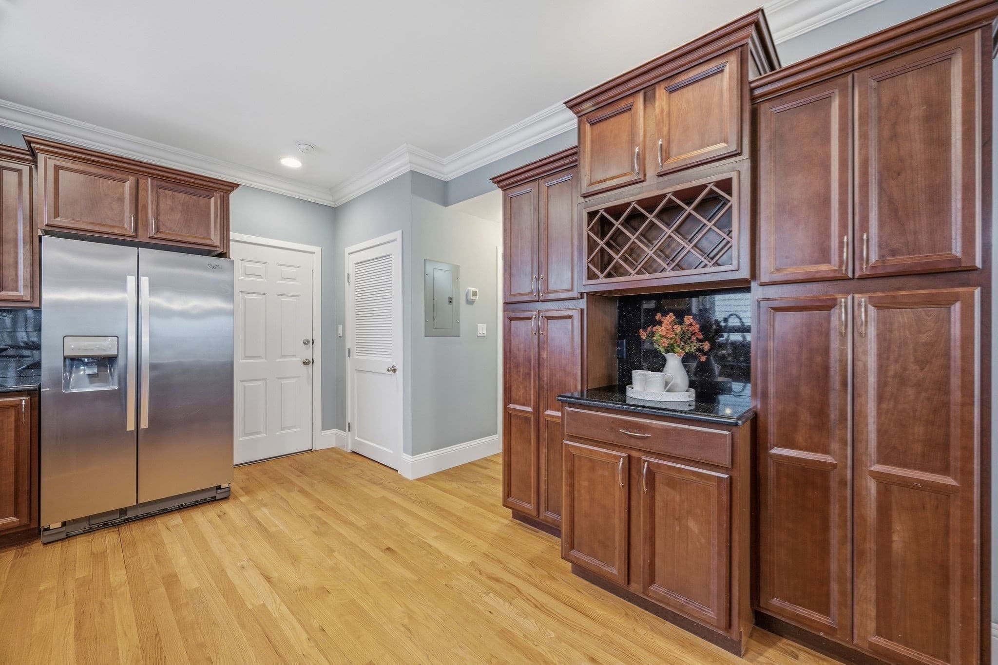 Condominium at 94 Amory # 2, Cambridge MA 02139, Cambridge, photo 13 of 32