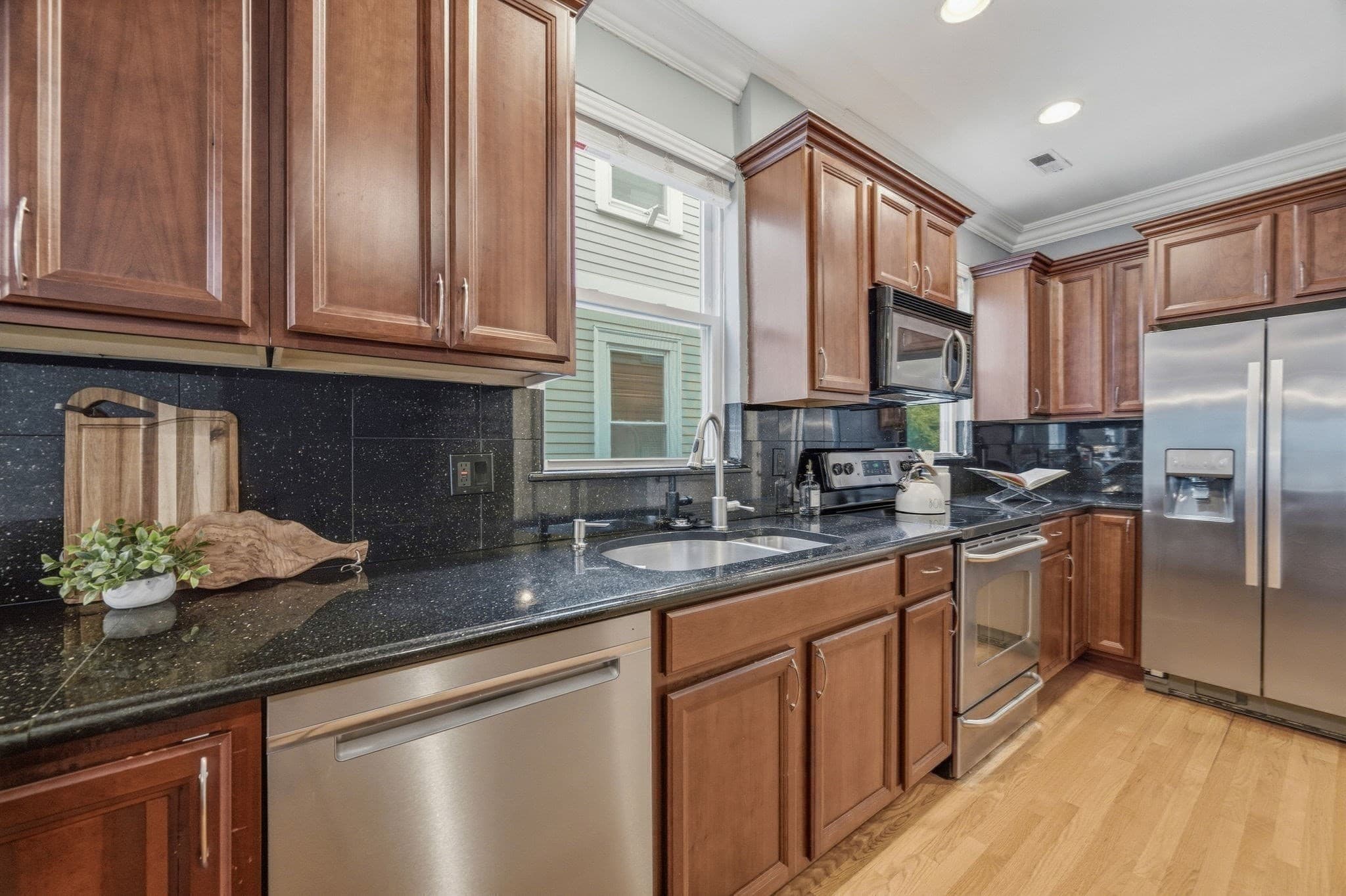 Condominium at 94 Amory # 2, Cambridge MA 02139, Cambridge, photo 16 of 32