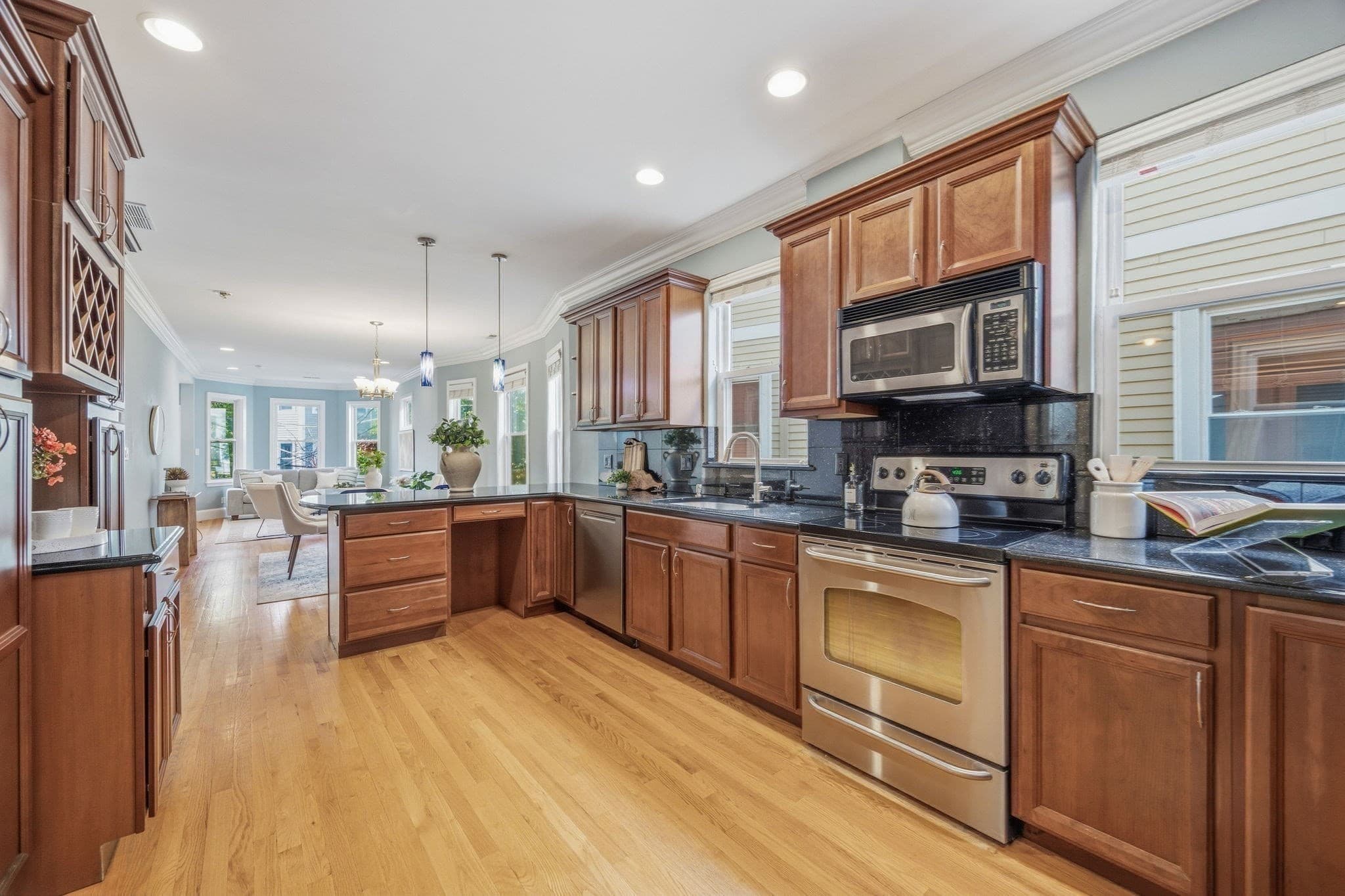 Condominium at 94 Amory # 2, Cambridge MA 02139, Cambridge, photo 10 of 32