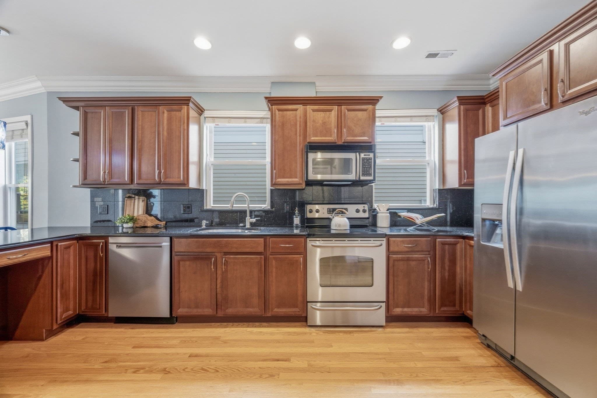 Condominium at 94 Amory # 2, Cambridge MA 02139, Cambridge, photo 11 of 32