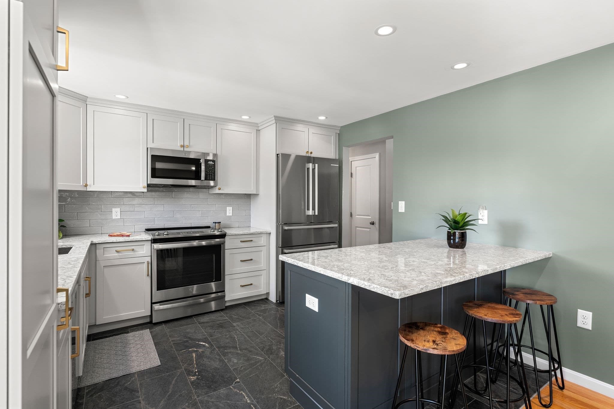 Single Family Residence at 20 Humboldt Ave, Burlington MA 01803, Burlington, photo 9 of 42