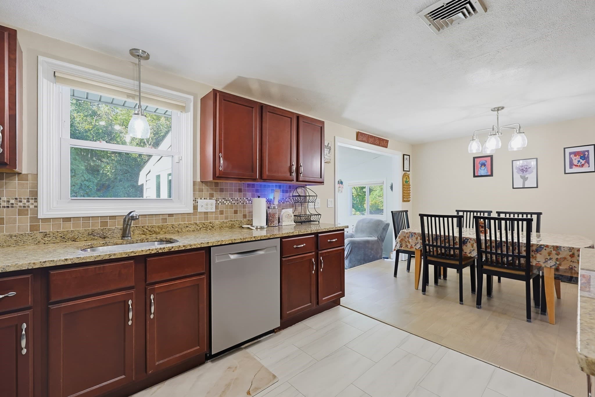 Single Family Residence at 39 Candy Ln, Brockton MA 02301, Brockton, photo 25 of 42