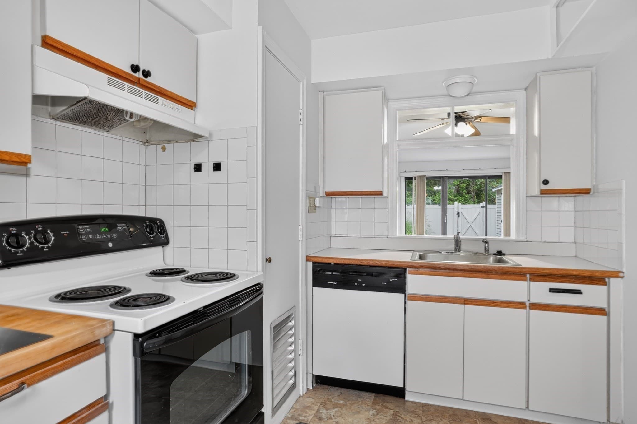 Condominium at 501 Windsor Dr. # 501, Framingham MA 01701, Framingham, photo 4 of 26