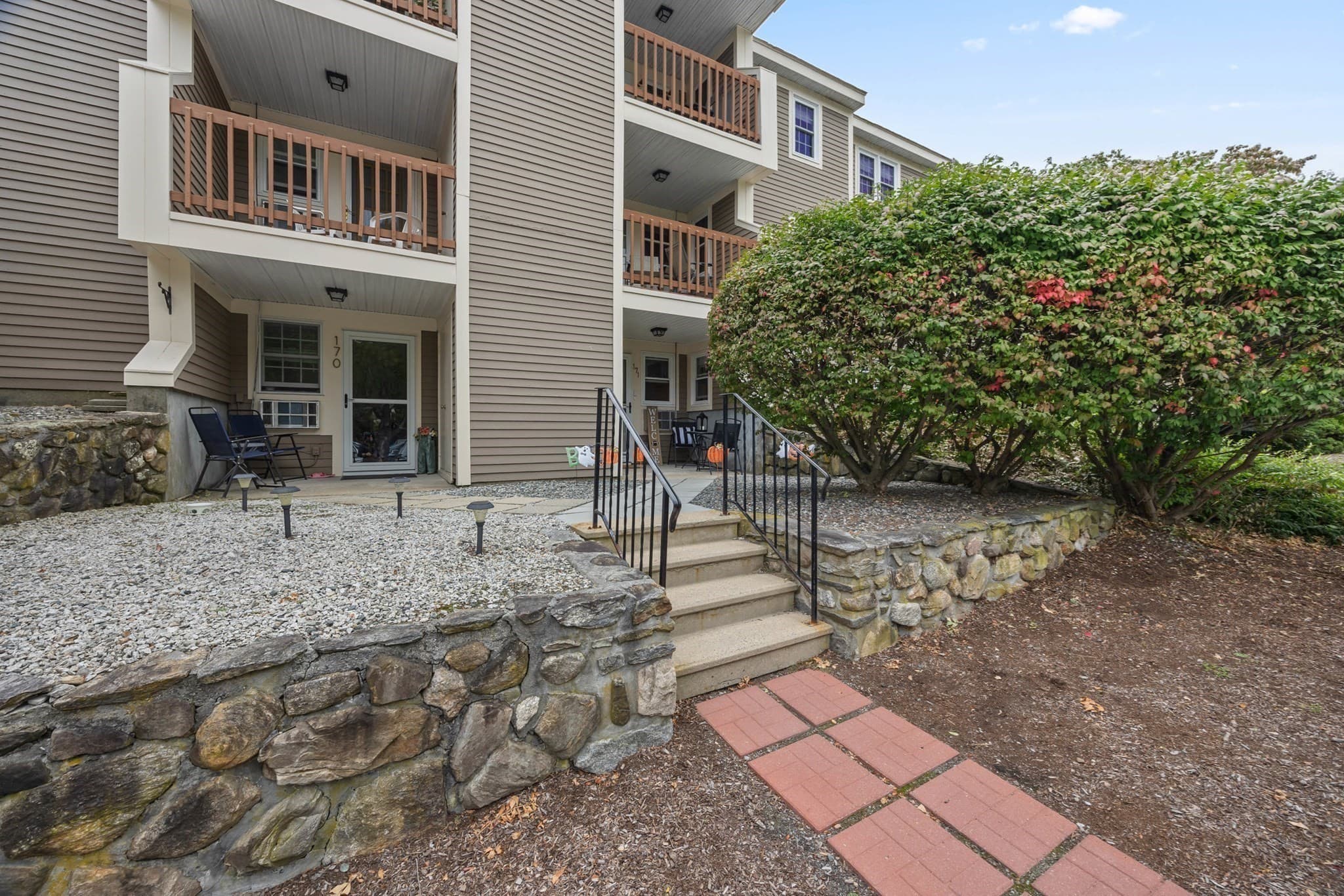 171 Heritage Dr # 171, Northbridge MA 01588