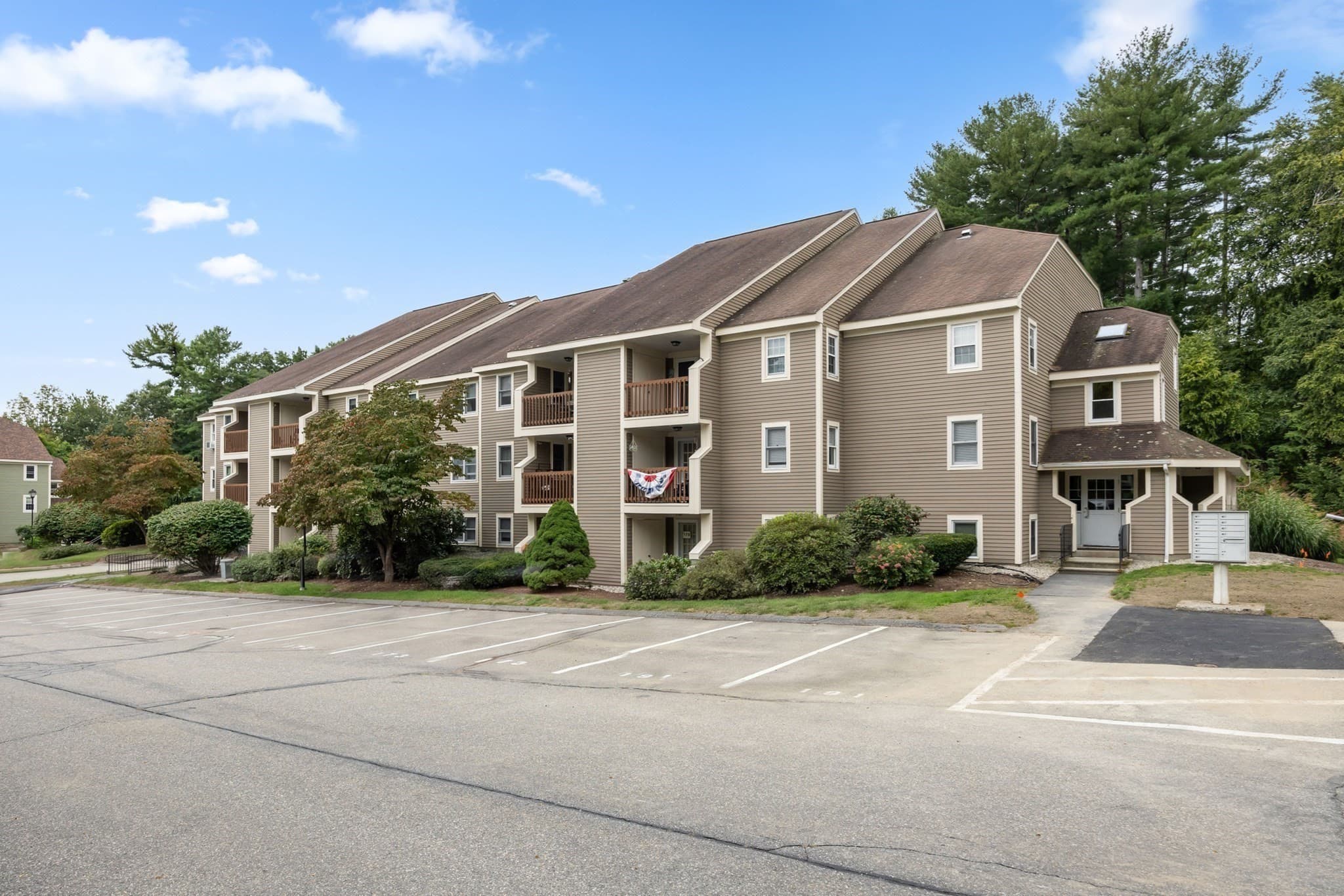 Condominium at 171 Heritage Dr # 171, Northbridge MA 01588, Northbridge, photo 31 of 33