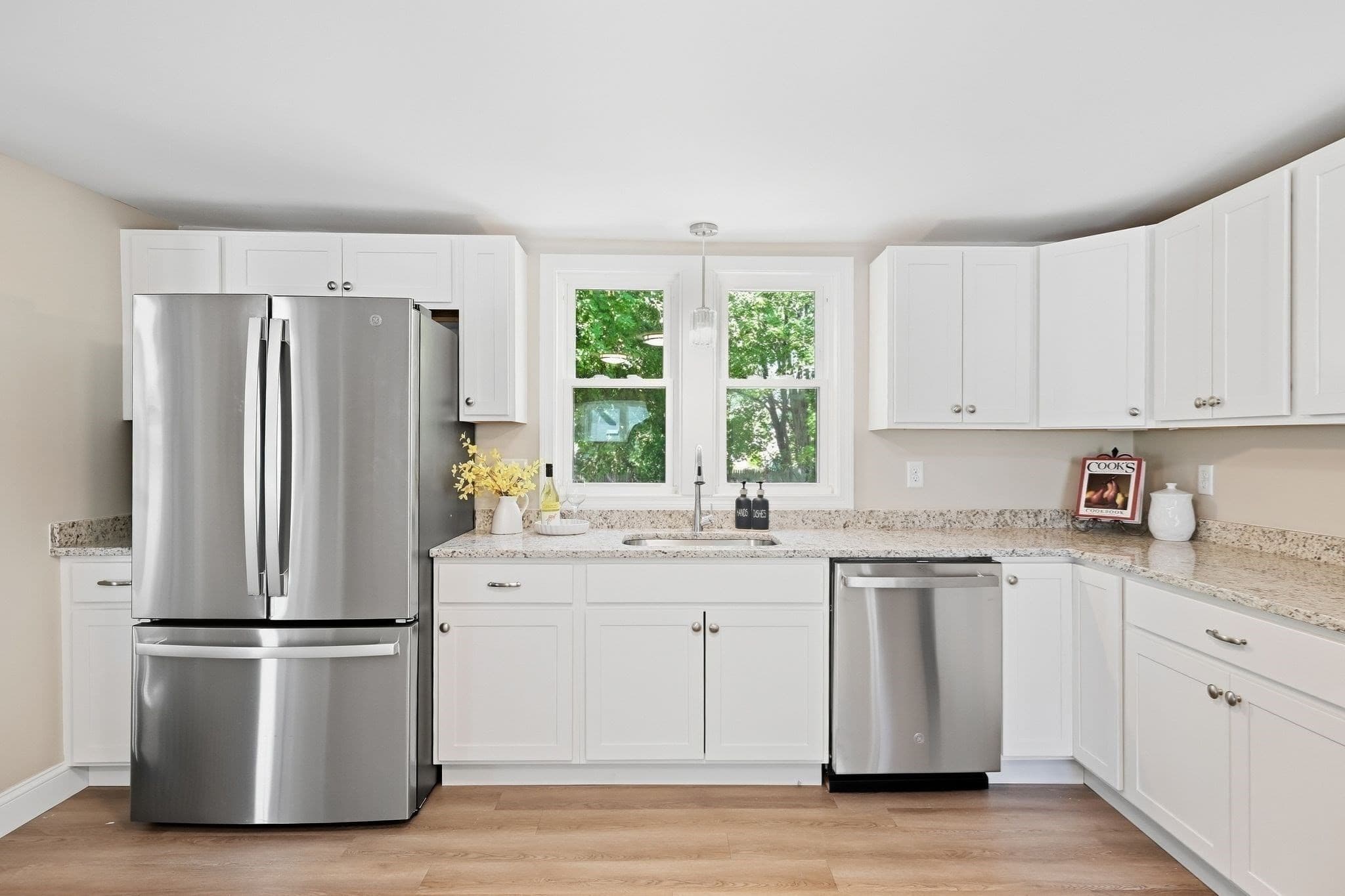 Single Family Residence at 1078 Granby Rd, Chicopee MA 01020, Chicopee, photo 6 of 37