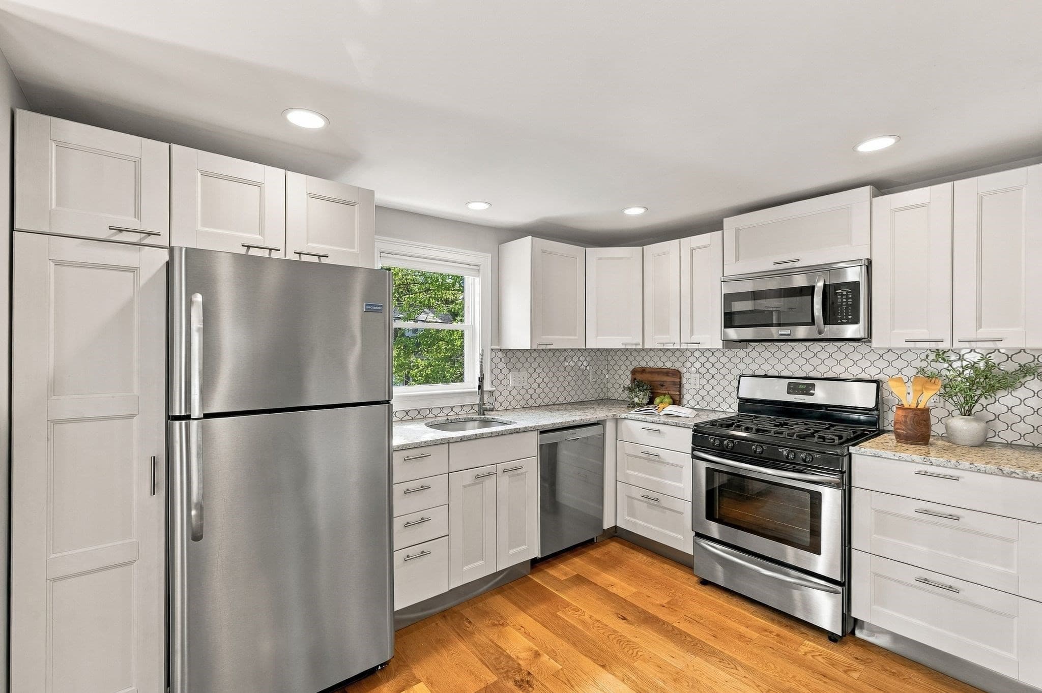 Single Family Residence at 176 Nahant St, Wakefield MA 01880, Wakefield, photo 9 of 27