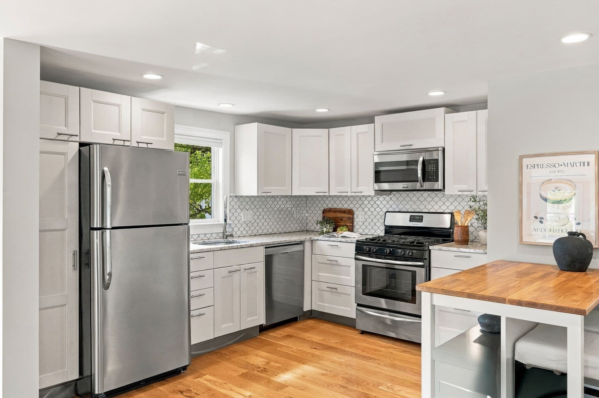 Single Family Residence at 176 Nahant St, Wakefield MA 01880, Wakefield, photo 10 of 27