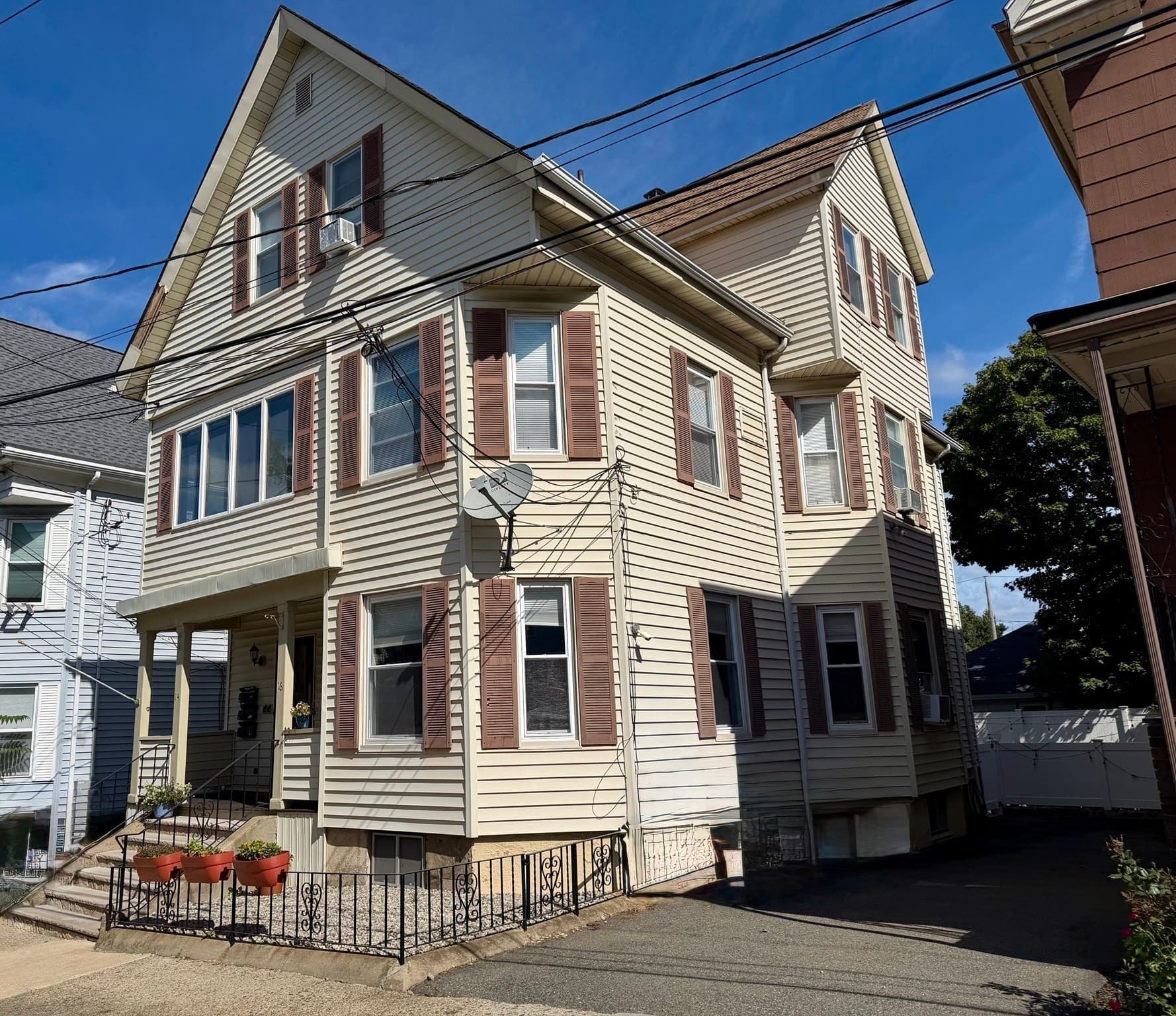 14-16 Sumner Ave, Medford MA 02155