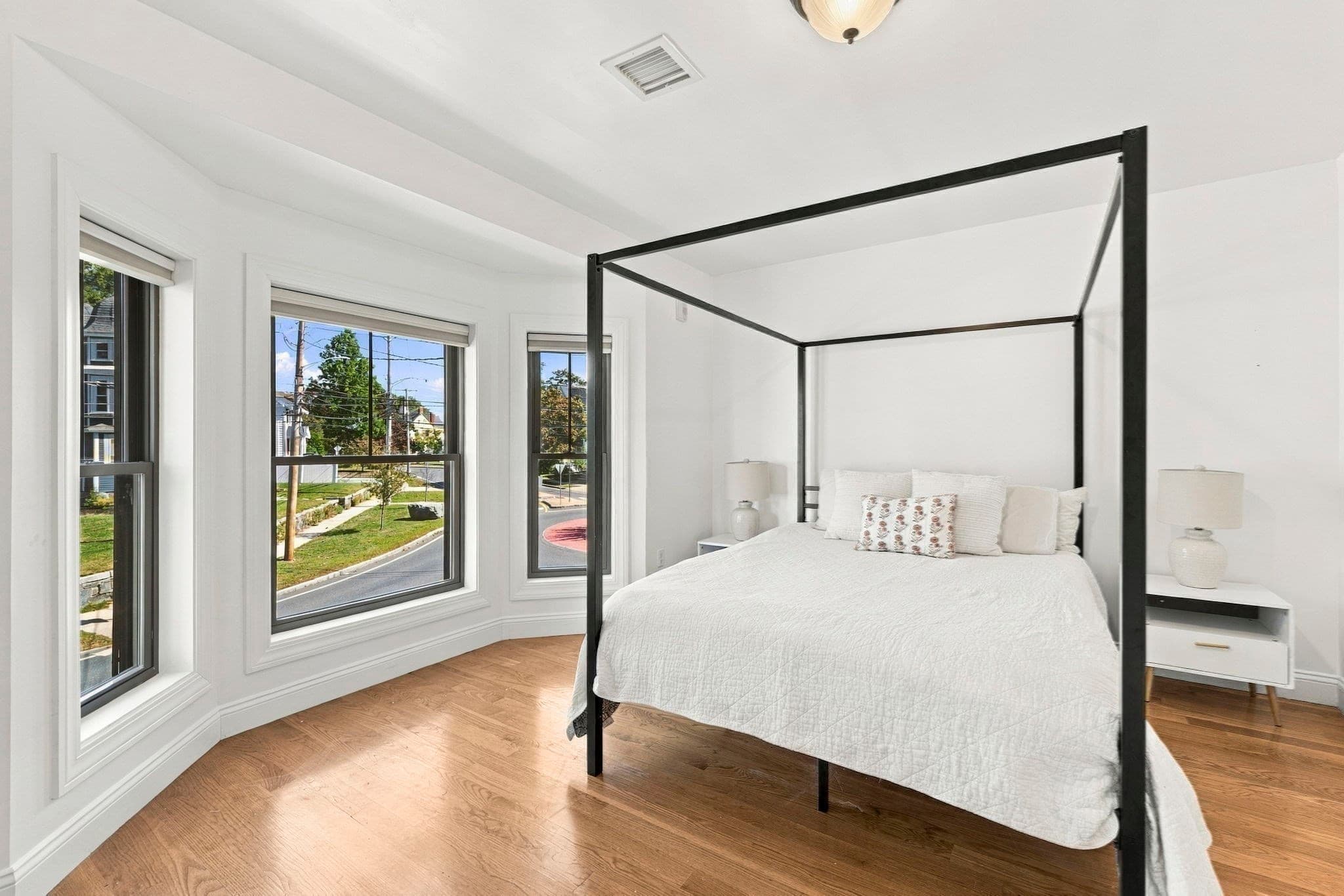 Condominium at 160 Green Street # 1, Melrose MA 02176, Melrose, photo 12 of 20