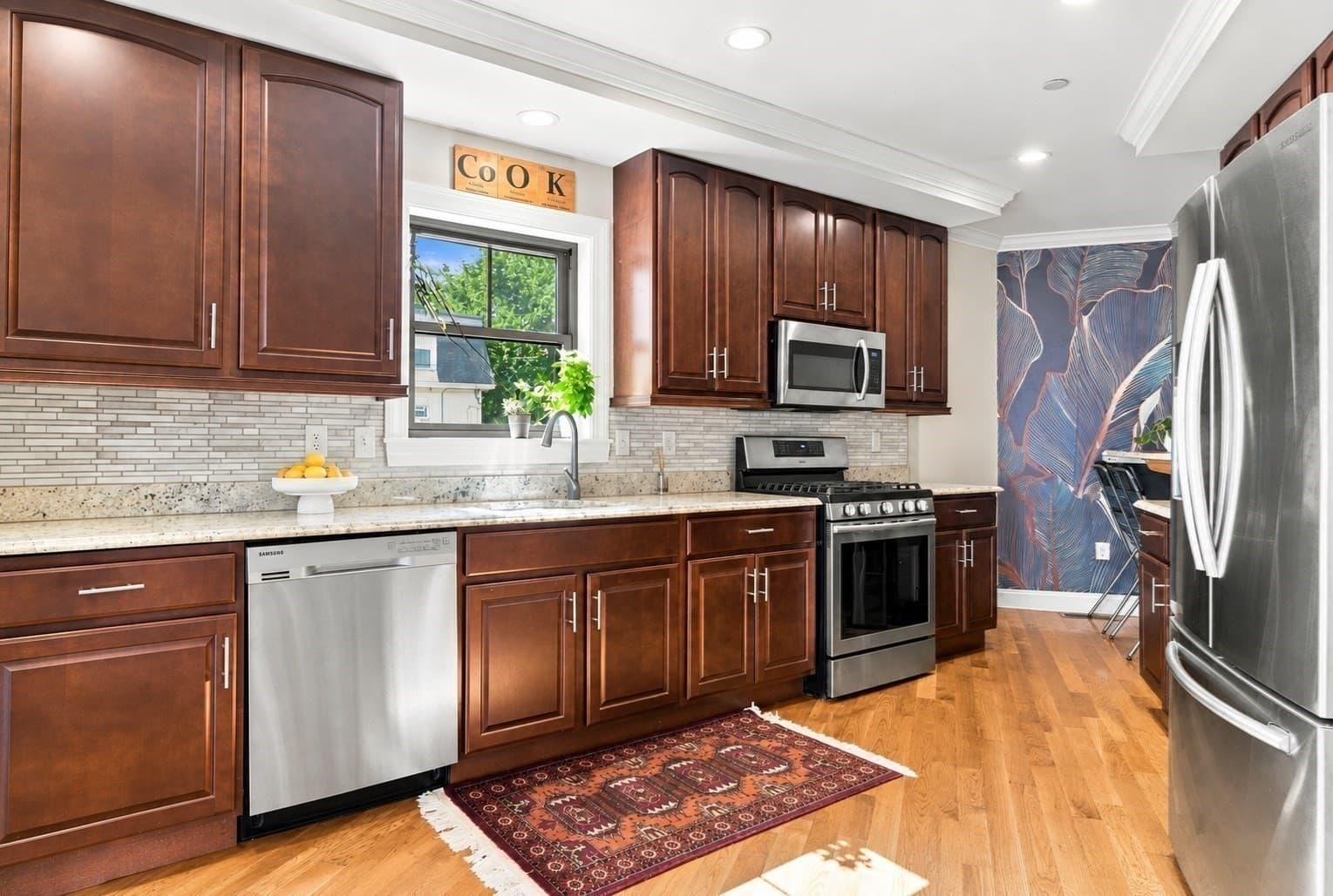 Condominium at 160 Green Street # 1, Melrose MA 02176, Melrose, photo 7 of 20