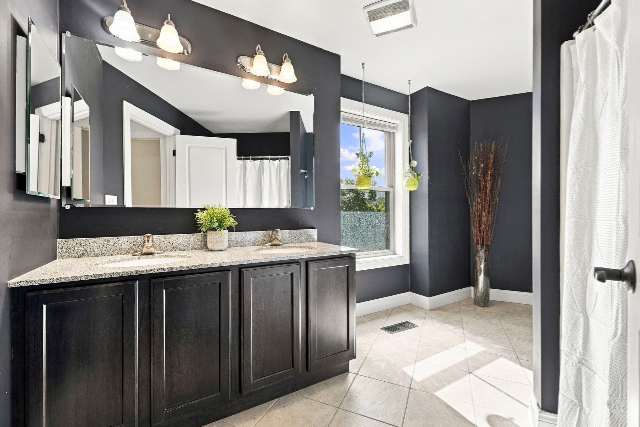 Condominium at 160 Green Street # 1, Melrose MA 02176, Melrose, photo 11 of 20