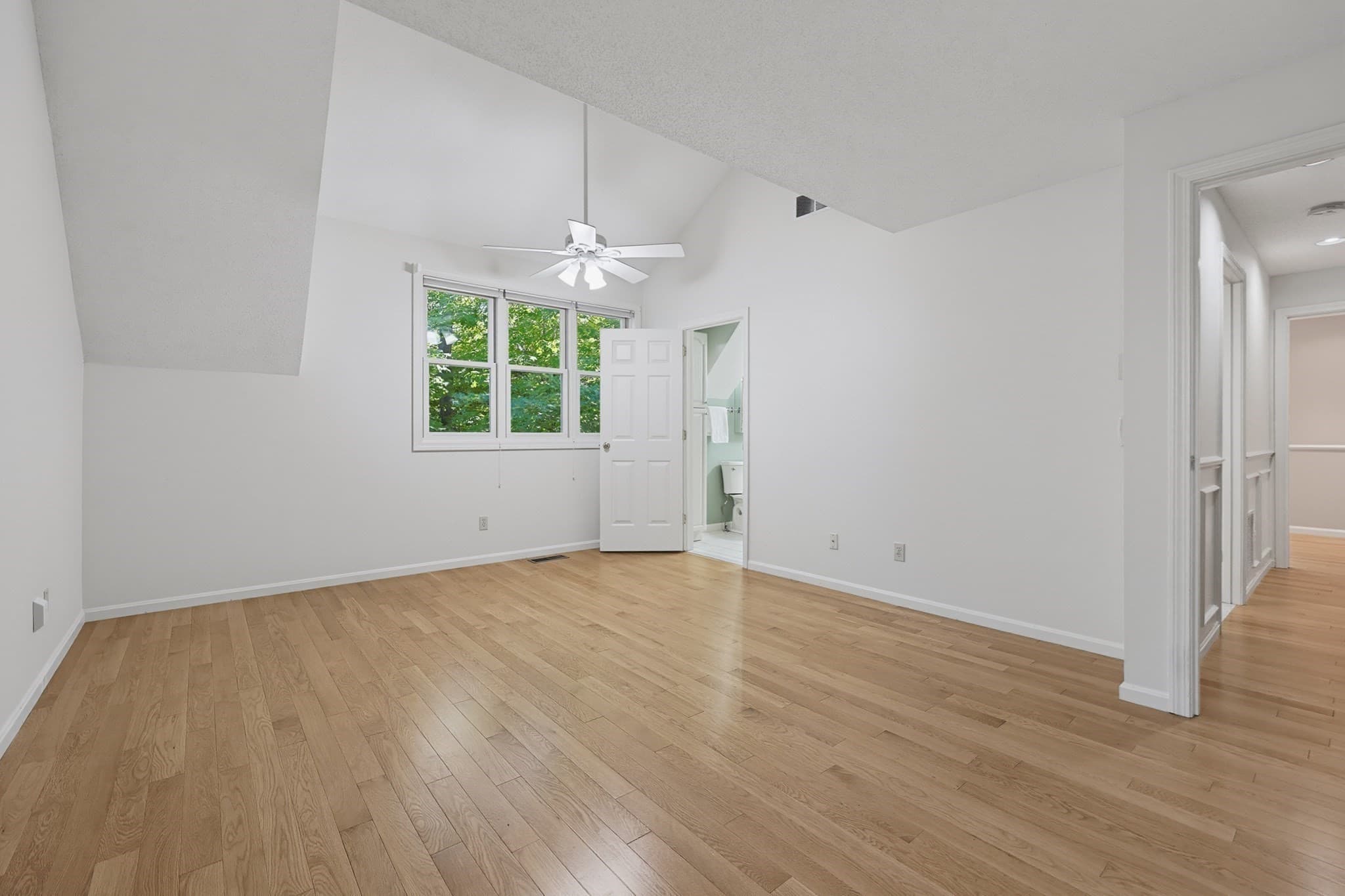 Condominium at 85 Hammond Pl # 85, Woburn MA 01801, Woburn, photo 27 of 35