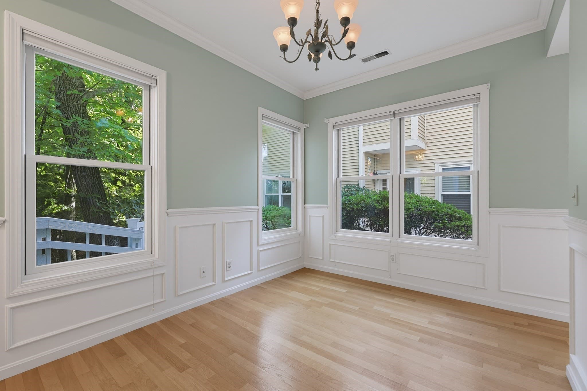Condominium at 85 Hammond Pl # 85, Woburn MA 01801, Woburn, photo 12 of 35