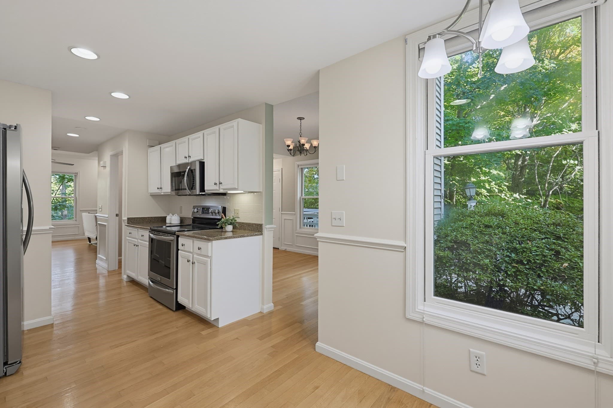 Condominium at 85 Hammond Pl # 85, Woburn MA 01801, Woburn, photo 10 of 35