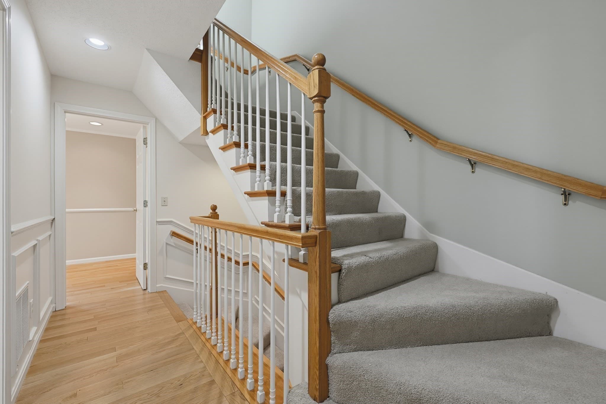 Condominium at 85 Hammond Pl # 85, Woburn MA 01801, Woburn, photo 18 of 35
