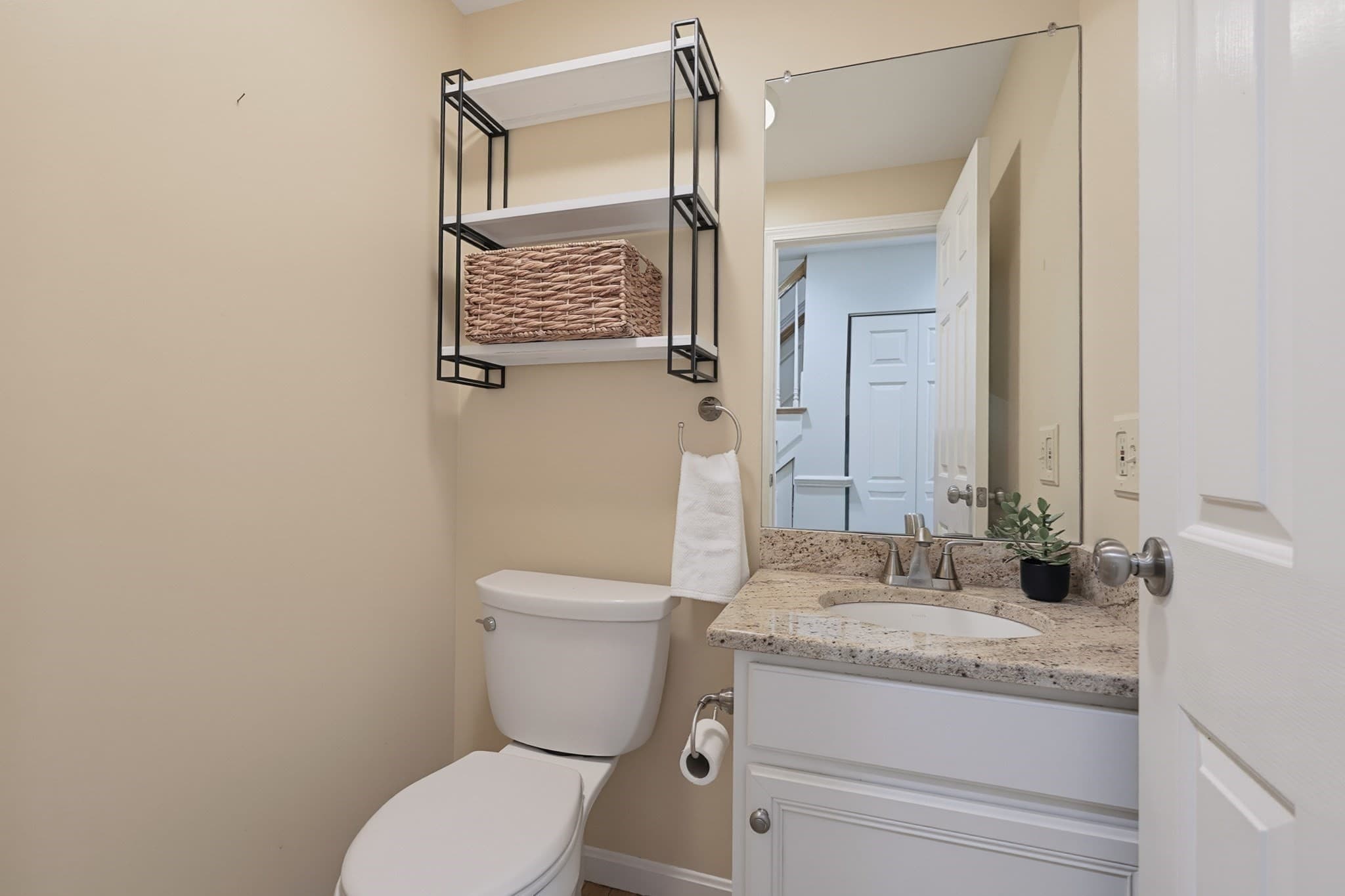 Condominium at 85 Hammond Pl # 85, Woburn MA 01801, Woburn, photo 15 of 35