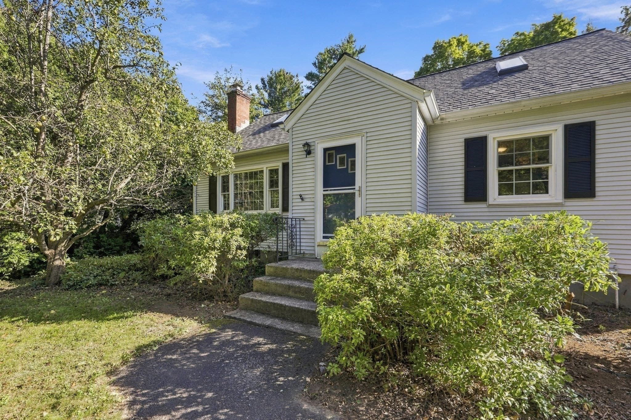 Single Family Residence at 13 Chileab Rd, South Hadley MA 01075, South Hadley, photo 3 of 39