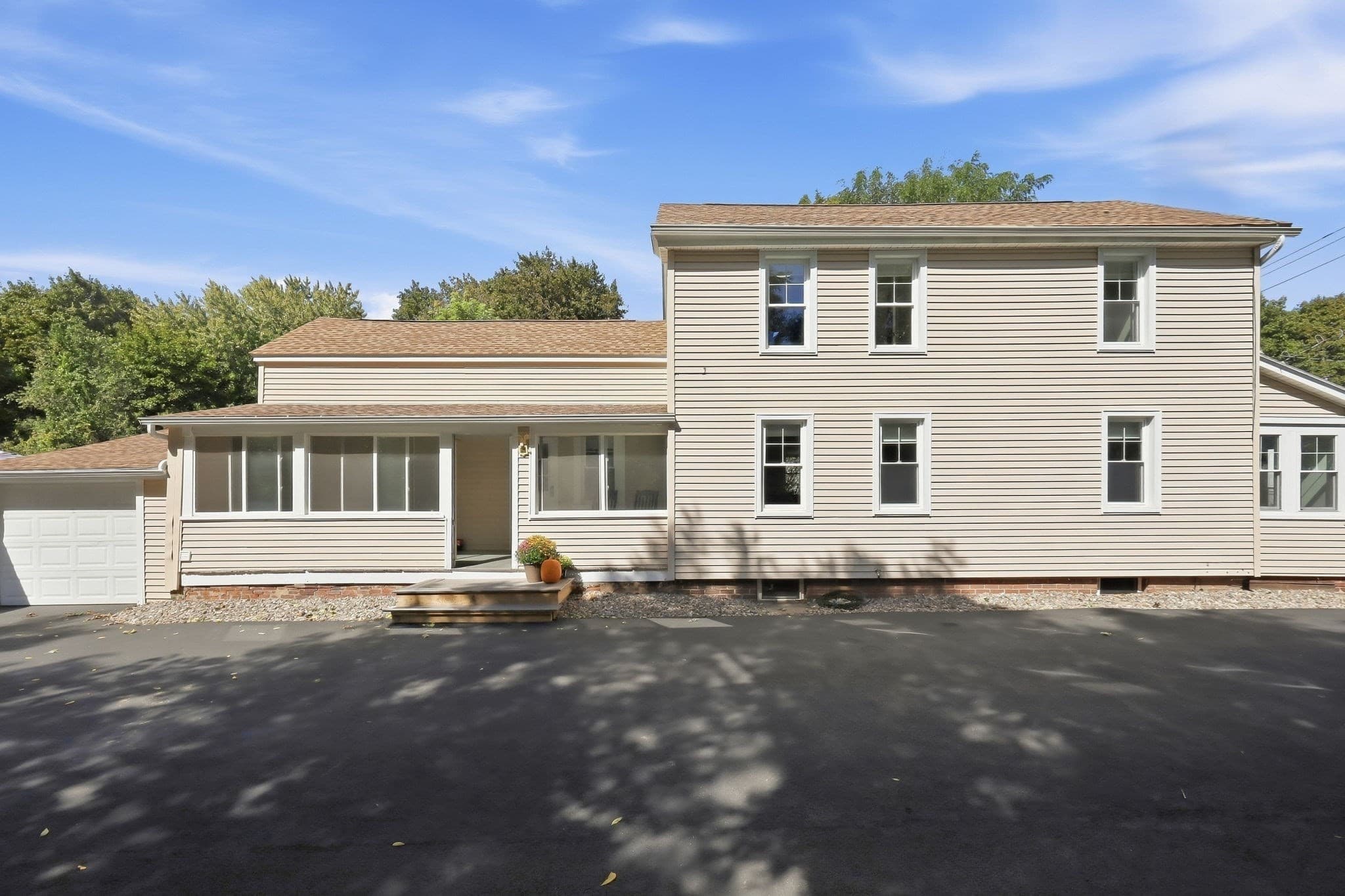 Single Family Residence at 10 Canal St, South Hadley MA 01075, South Hadley, photo 3 of 39