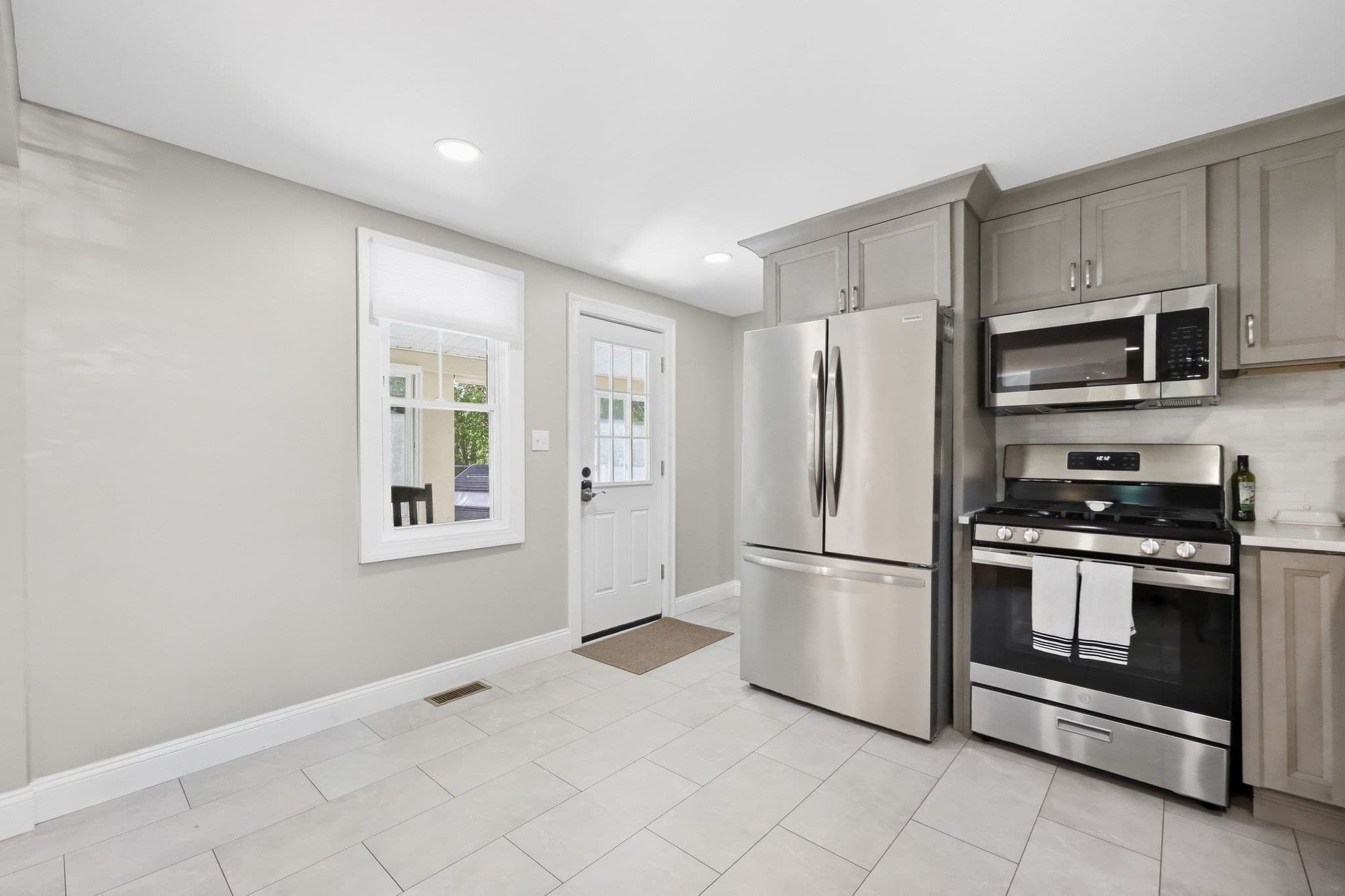 Single Family Residence at 10 Canal St, South Hadley MA 01075, South Hadley, photo 25 of 39