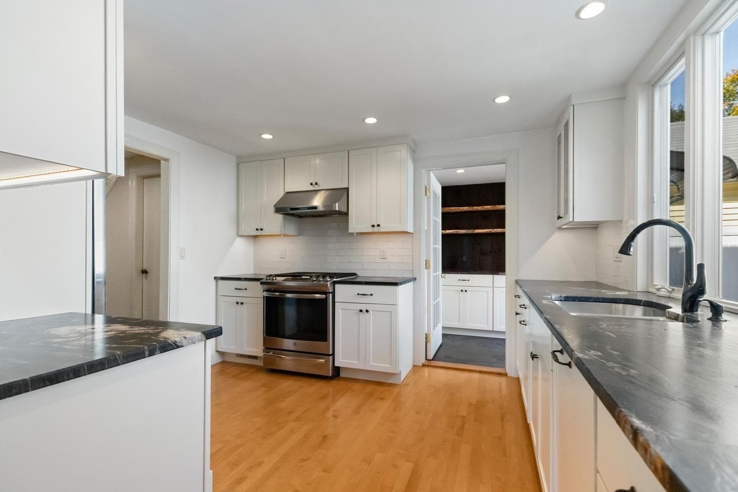 Single Family Residence at 6 6th Street, Ipswich MA 01938, Ipswich, photo 16 of 38