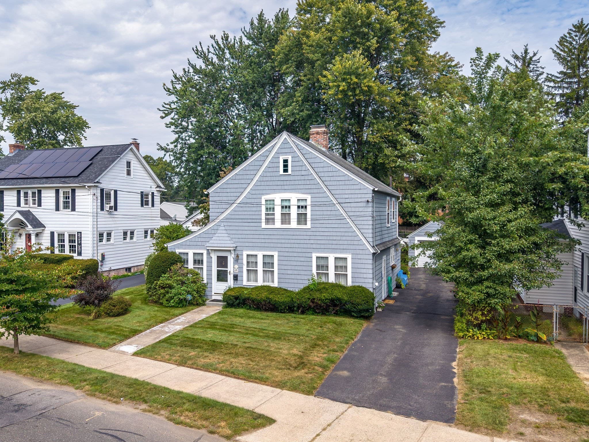Single Family Residence at 793 Allen St, Springfield MA 01118, Springfield, photo 2 of 41