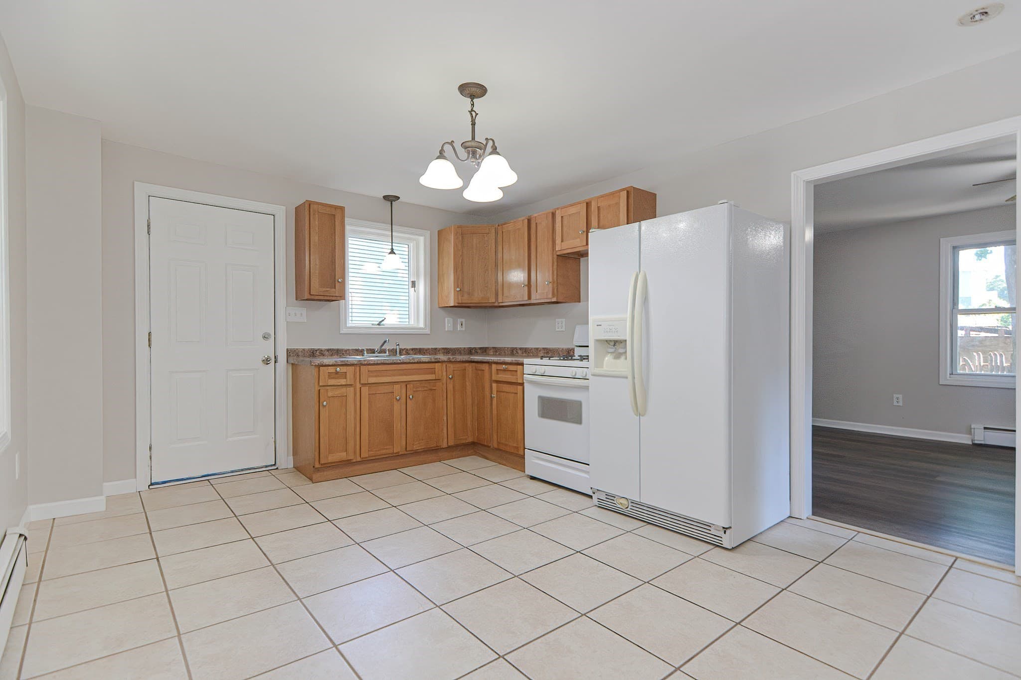 4 Family at 147- 1/2 Oak St, Clinton MA 01510, Clinton, photo 5 of 42