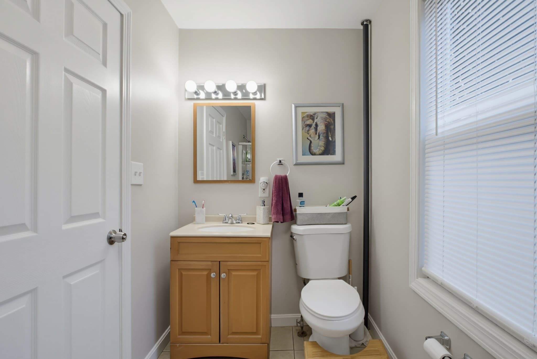 4 Family at 147- 1/2 Oak St, Clinton MA 01510, Clinton, photo 9 of 42
