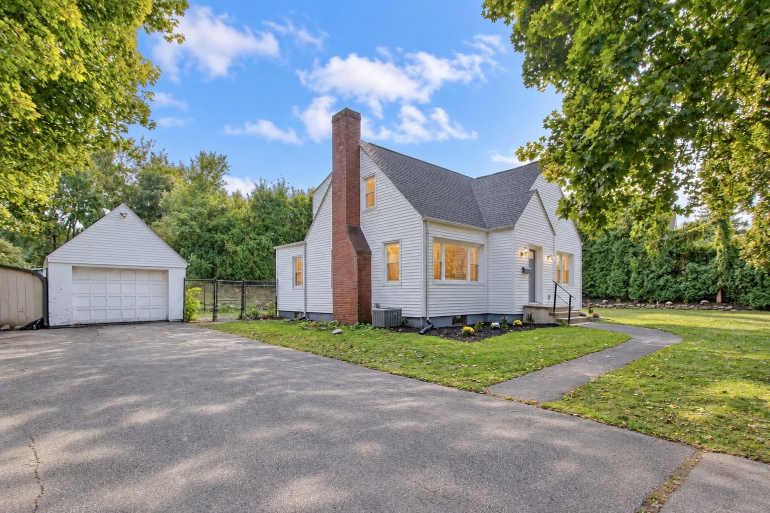 Single Family Residence at 176 Meadow St, Westfield MA 01085, Westfield, photo 2 of 42