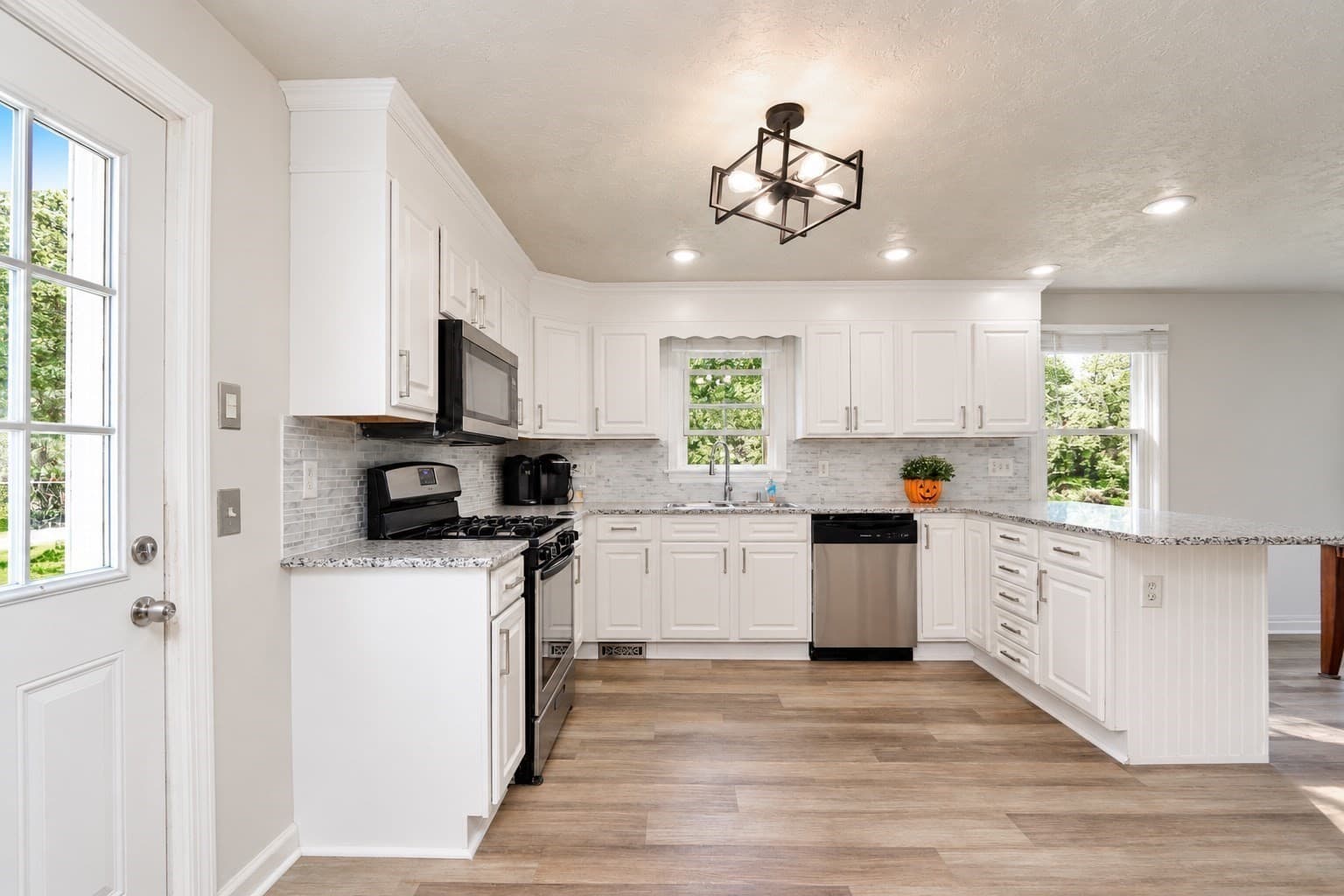 Single Family Residence at 176 Meadow St, Westfield MA 01085, Westfield, photo 6 of 42