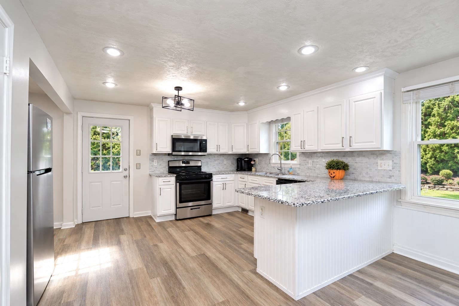 Single Family Residence at 176 Meadow St, Westfield MA 01085, Westfield, photo 5 of 42