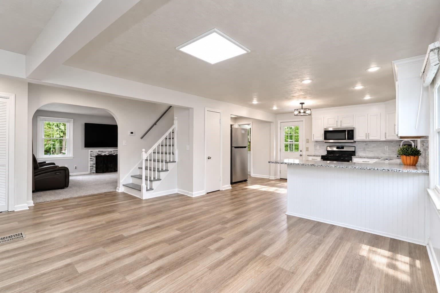 Single Family Residence at 176 Meadow St, Westfield MA 01085, Westfield, photo 4 of 42
