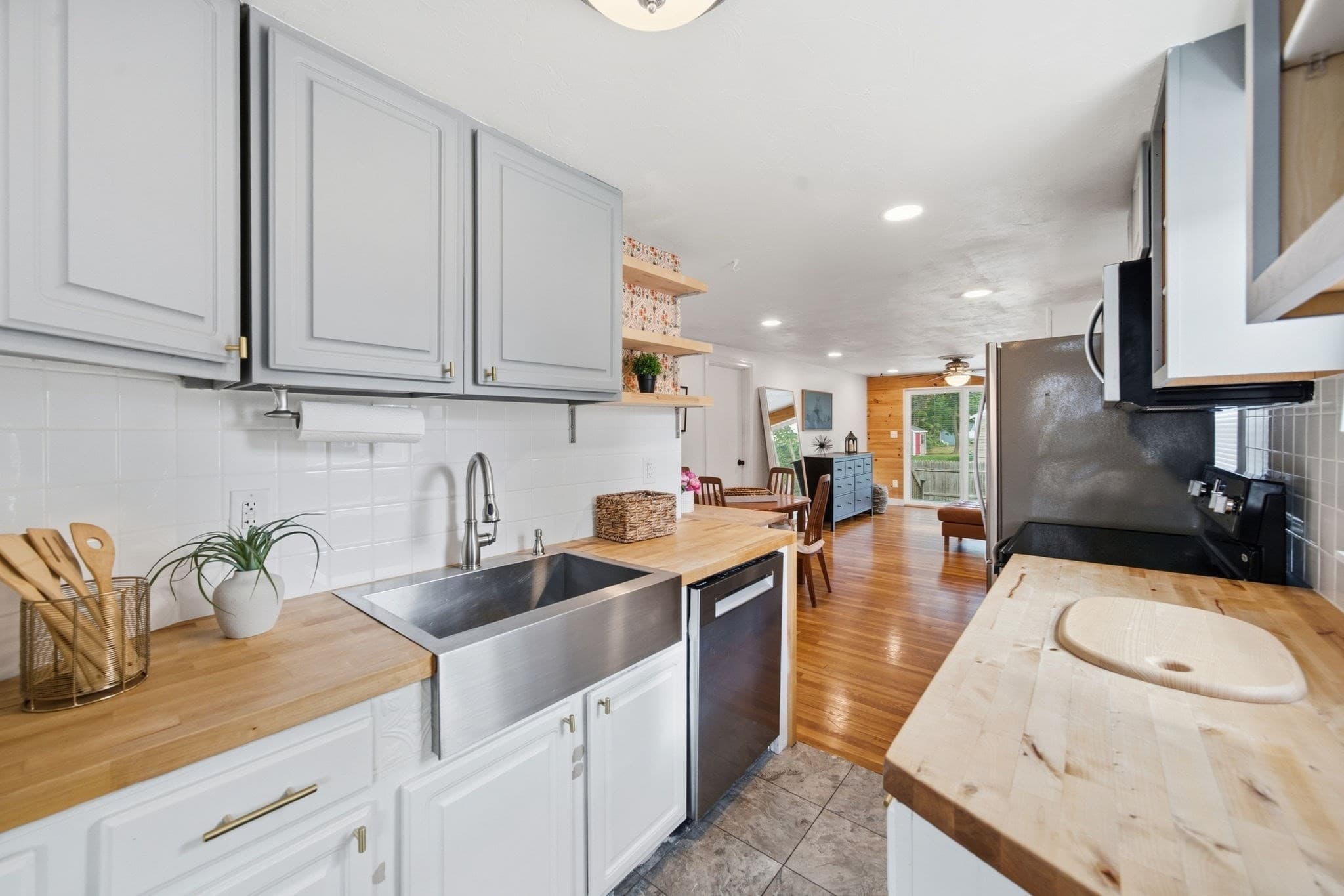 Single Family Residence at 29 Dunn Ave, Wrentham MA 02093, Wrentham, photo 7 of 18