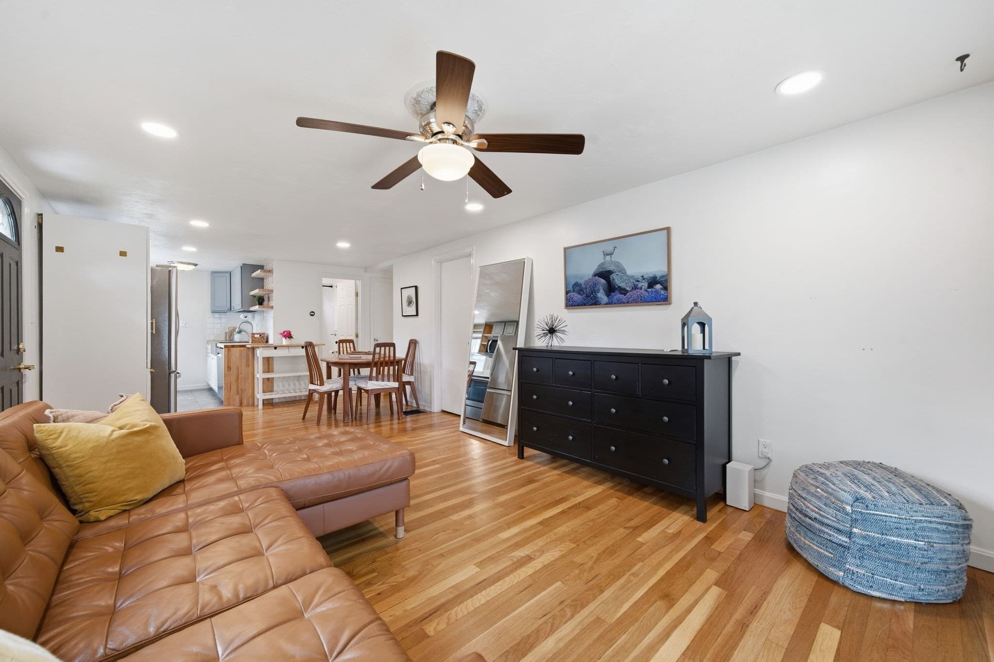 Single Family Residence at 29 Dunn Ave, Wrentham MA 02093, Wrentham, photo 3 of 18