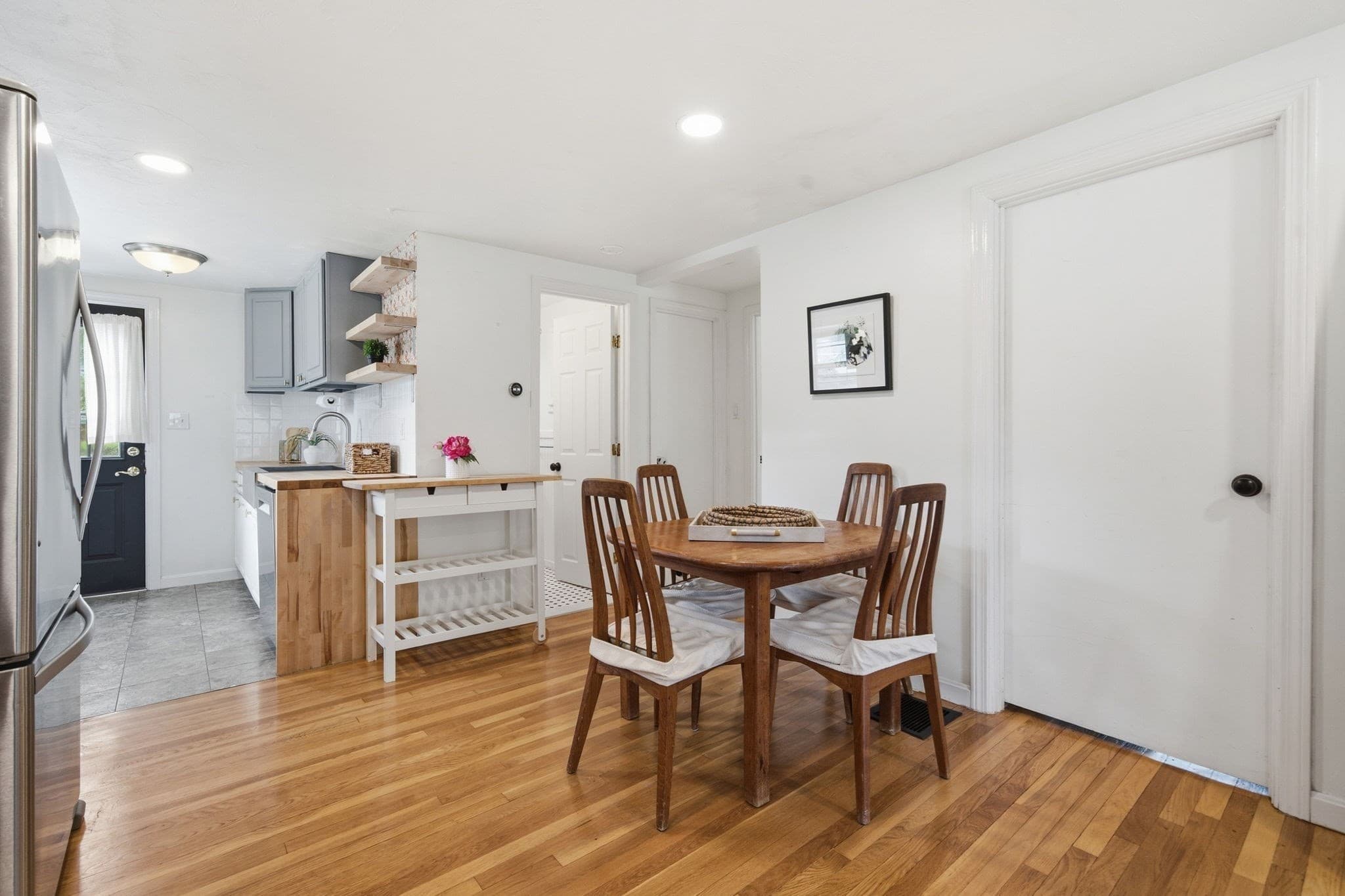 Single Family Residence at 29 Dunn Ave, Wrentham MA 02093, Wrentham, photo 4 of 18