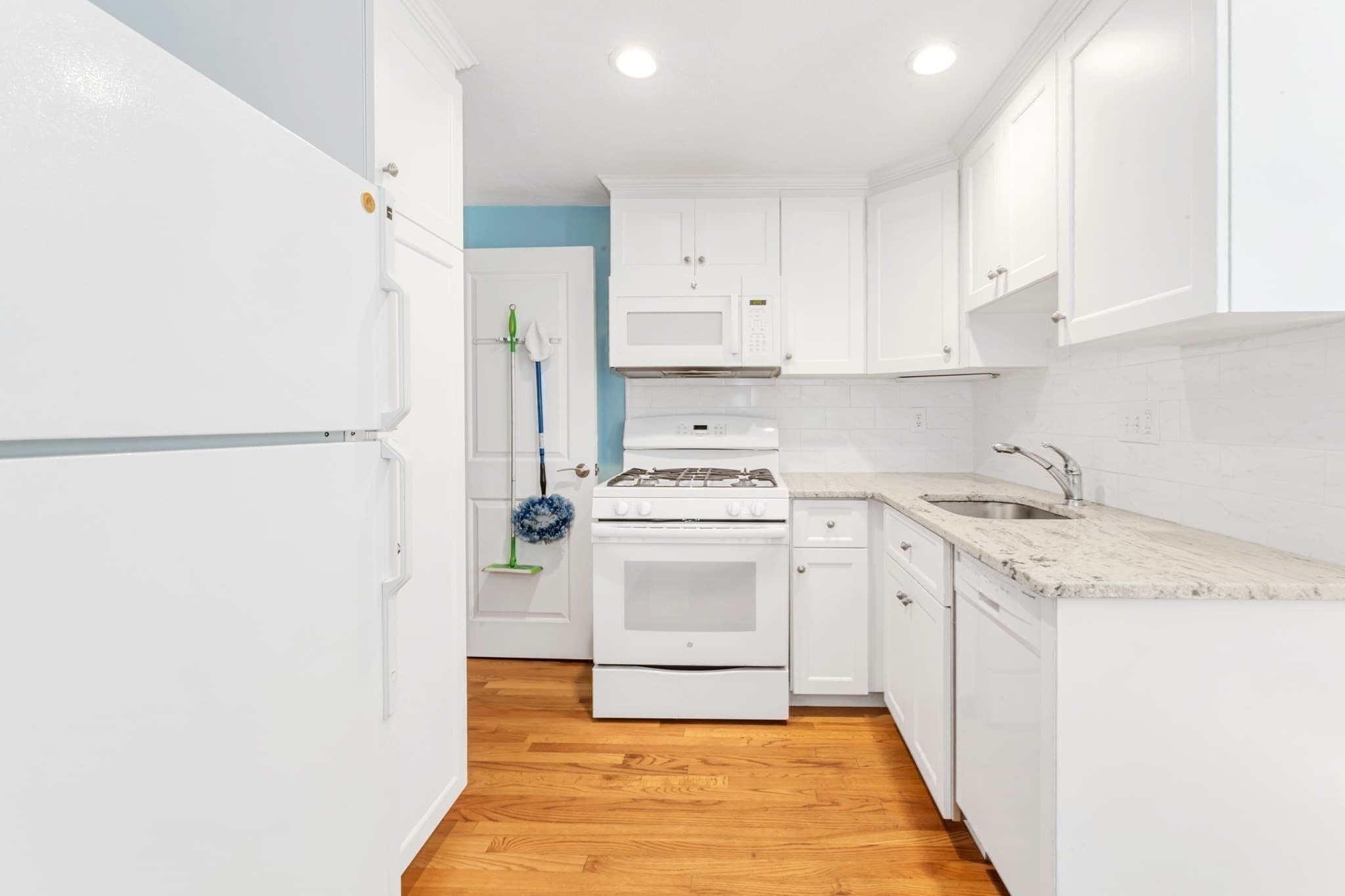 Condominium at 37 Leominster Rd # 37, Dedham MA 02026, Dedham, photo 9 of 28