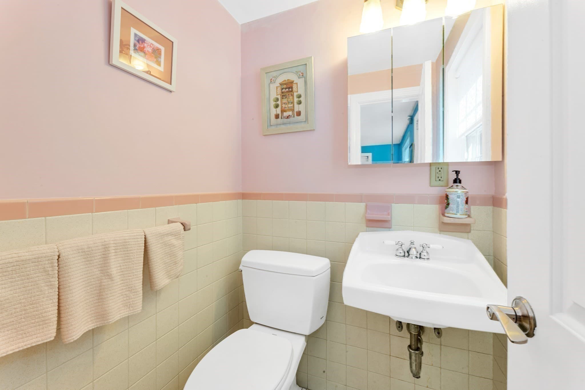 Condominium at 37 Leominster Rd # 37, Dedham MA 02026, Dedham, photo 11 of 28