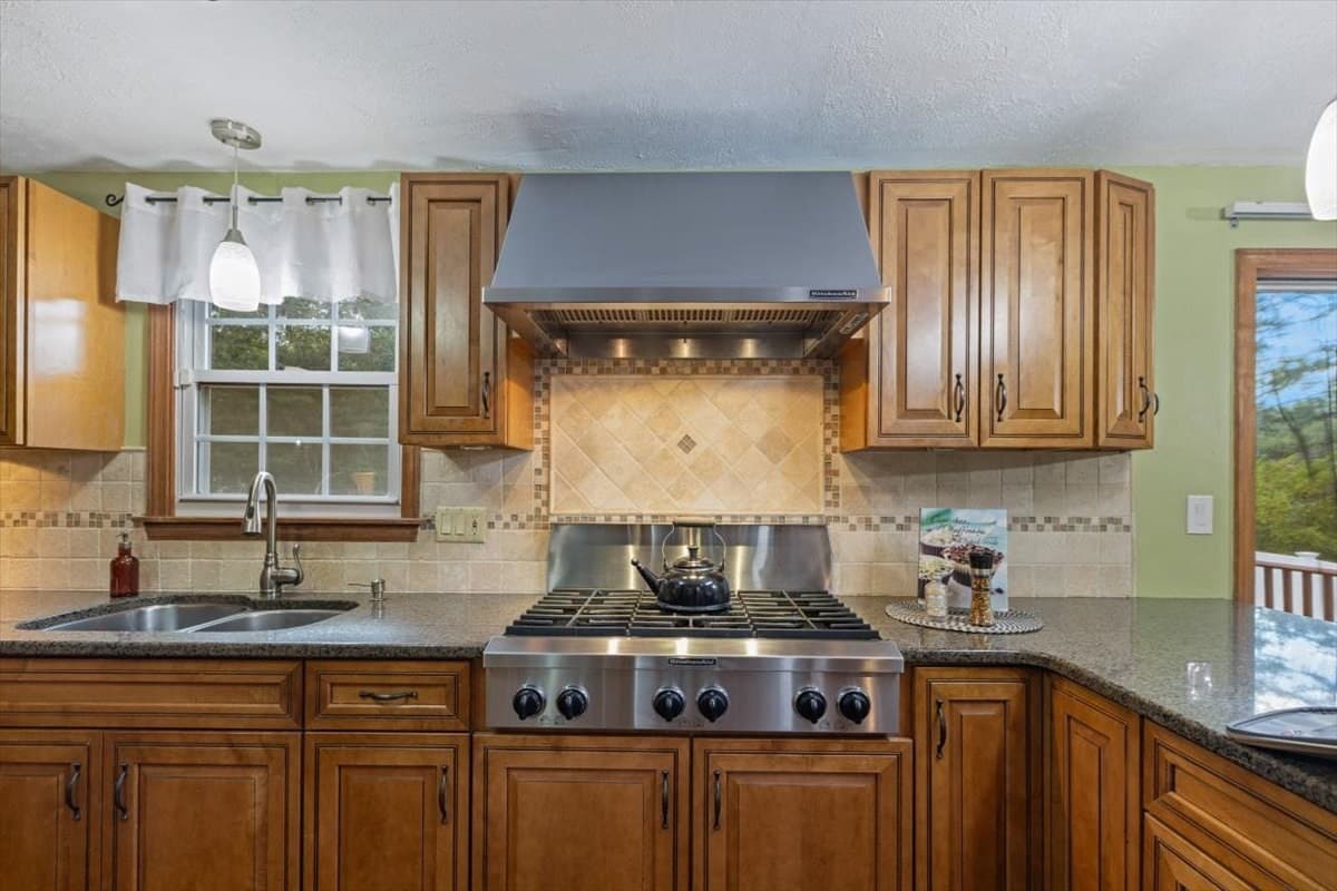 Single Family Residence at 238 Beech St, Tewksbury MA 01876, Tewksbury, photo 13 of 38