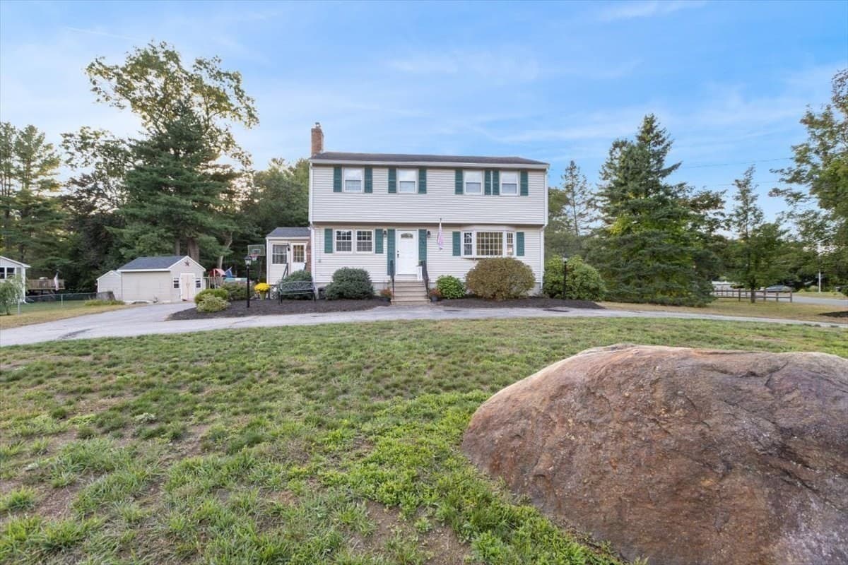 Single Family Residence at 238 Beech St, Tewksbury MA 01876, Tewksbury, photo 3 of 38