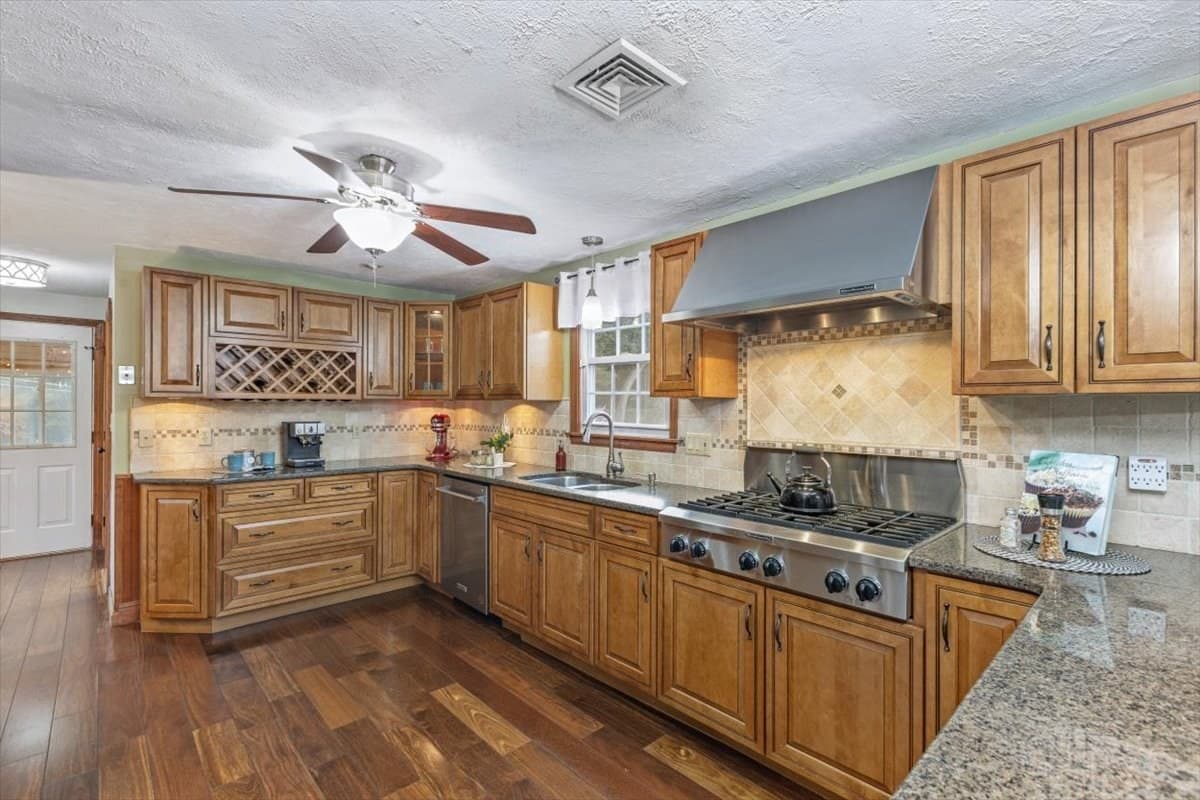 Single Family Residence at 238 Beech St, Tewksbury MA 01876, Tewksbury, photo 10 of 38