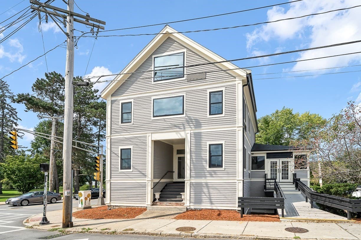 Commercial Sale at 724 Main St, Winchester MA 01890, Winchester, photo 2 of 42